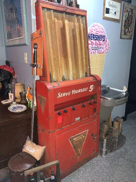 Vintage 1940's Tom's Peanuts 5 Cent Vending Machine - Antiques Bazaar Ensenada