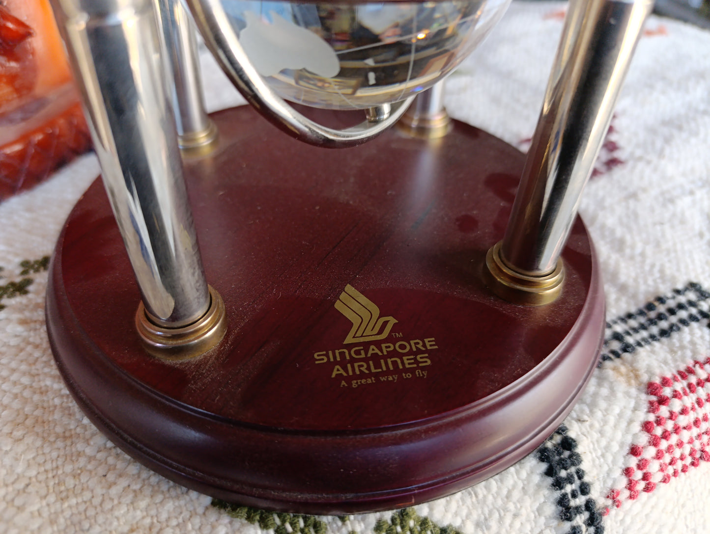 Globo Souvenir de Singapore Airlines | Objeto de Colección de Aerolínea Internacional