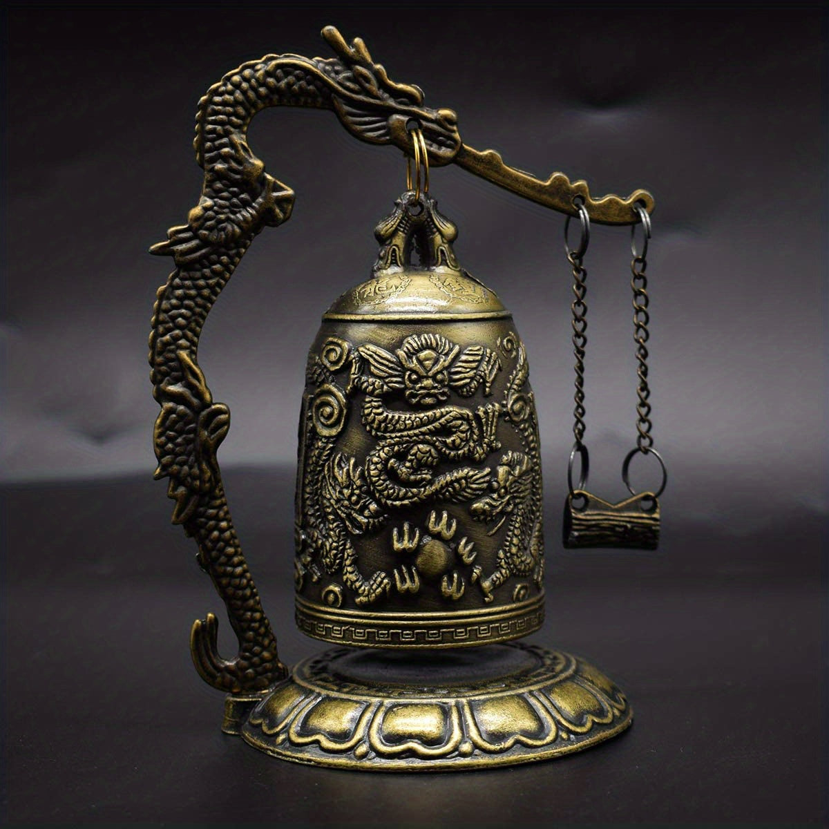 1pc, Campana de dragón de bronce antiguo - Decoración de Feng Shui china para escritorio o hogar - Campana de bloqueo de dragón tallada a mano para coleccionistas de artes y manualidades - Antiques Bazaar Ensenada