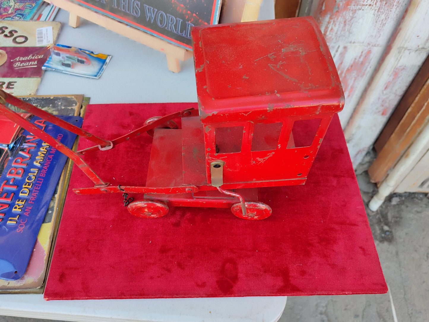 Trian Crane - Antiques Bazaar Ensenada