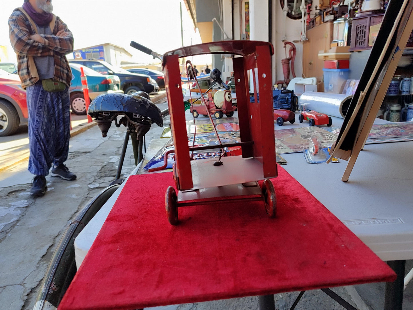 Trian Crane - Antiques Bazaar Ensenada