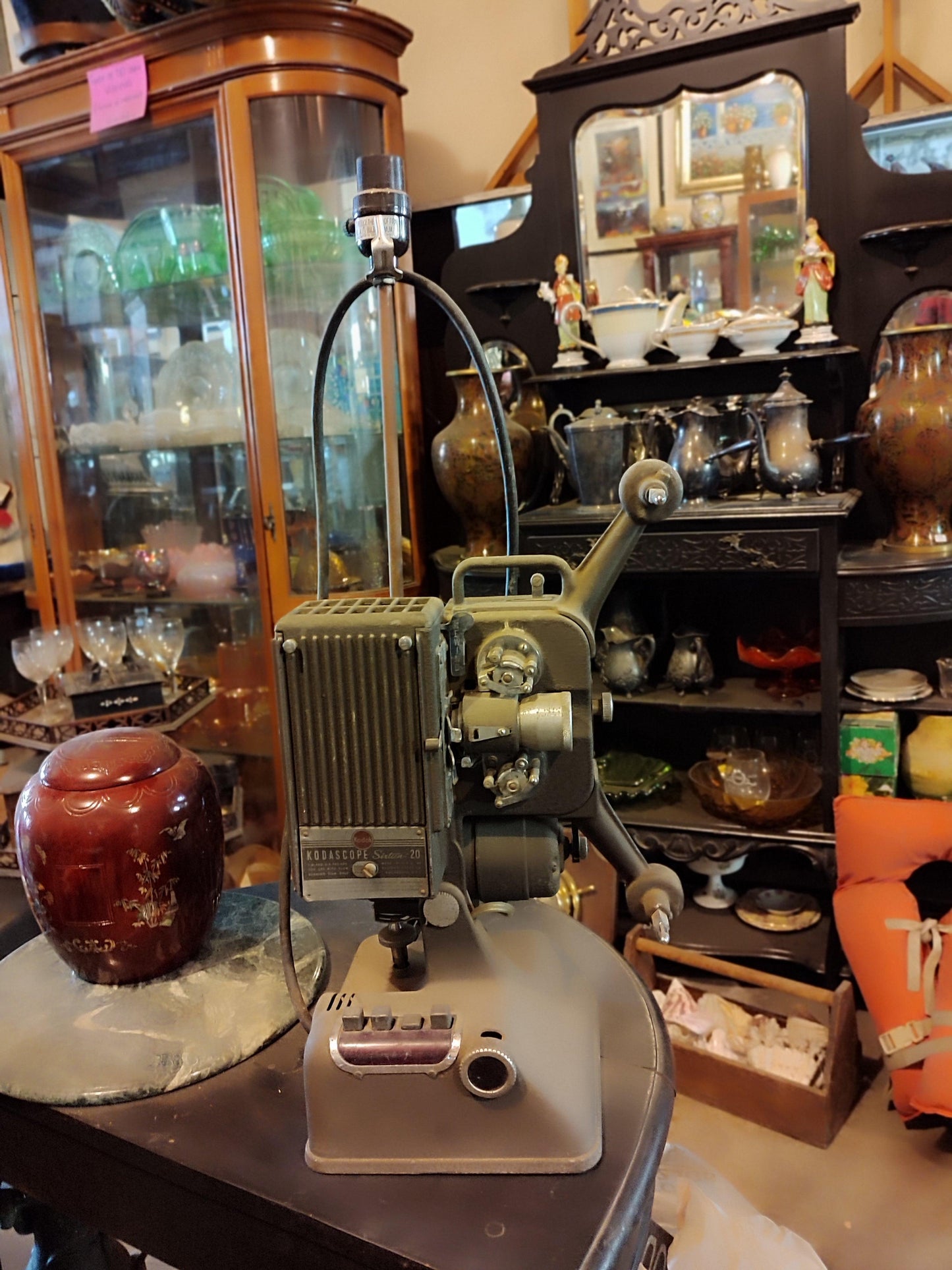 Mounted Lamp on Vintage 1940 Kodascope - Antiques Bazaar Ensenada