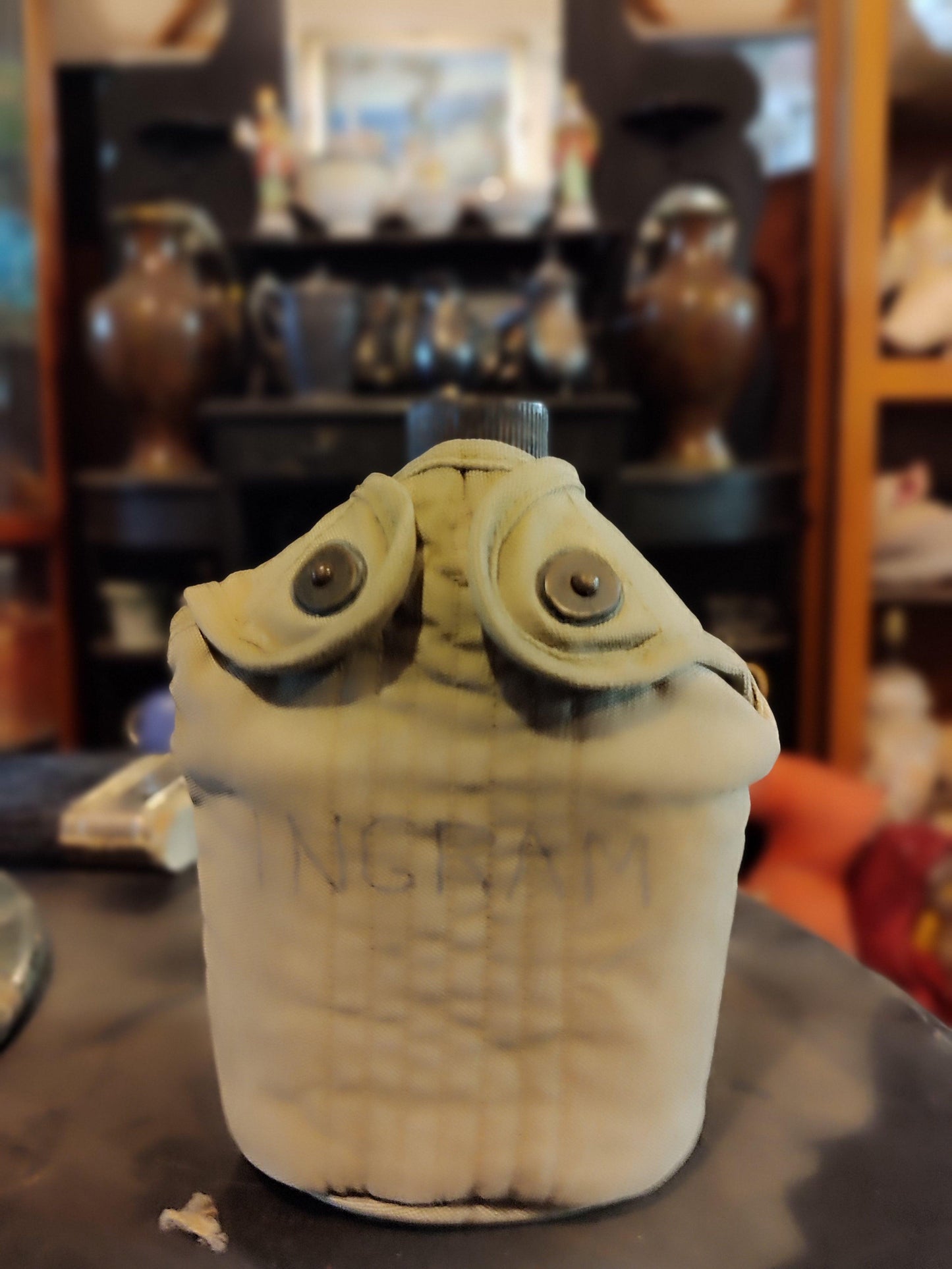 Vintage canteen WWII - Antiques Bazaar Ensenada
