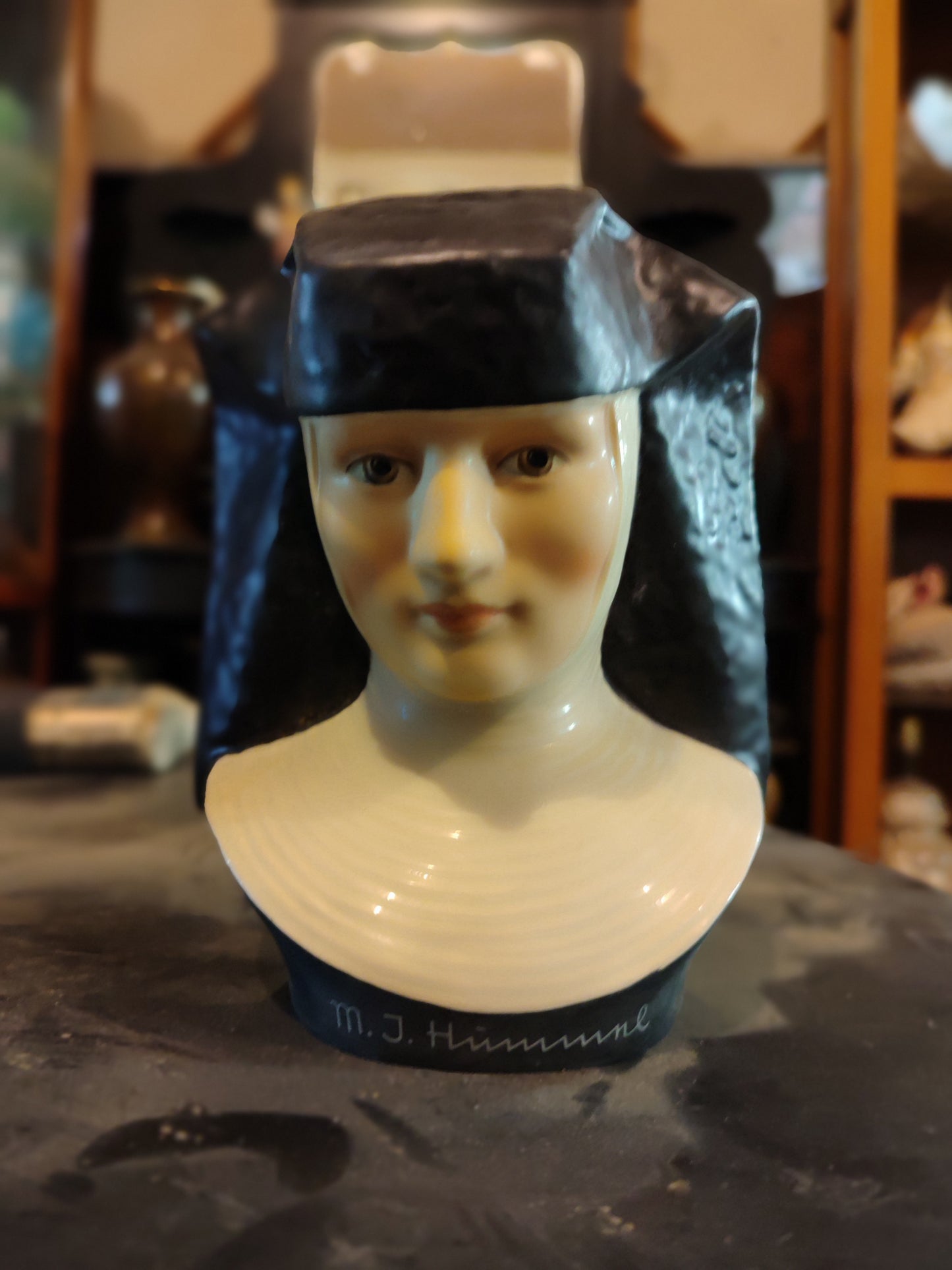 1978 Figura vintage de Goebel Hummel; Busto de la hermana MI Hummel