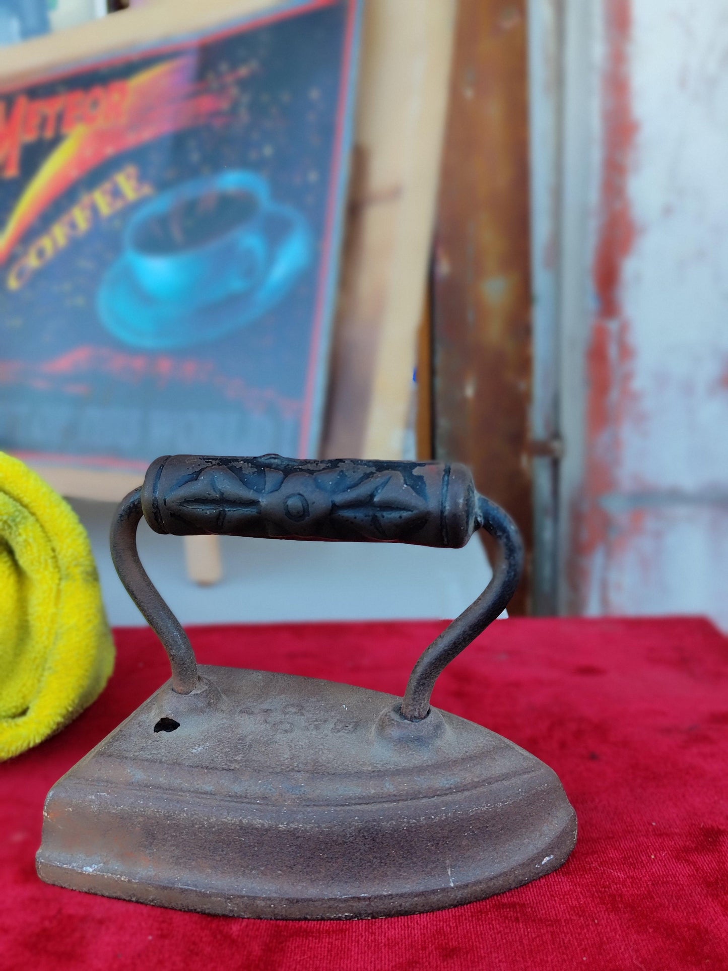 Antique Clothes Iron - Antiques Bazaar Ensenada