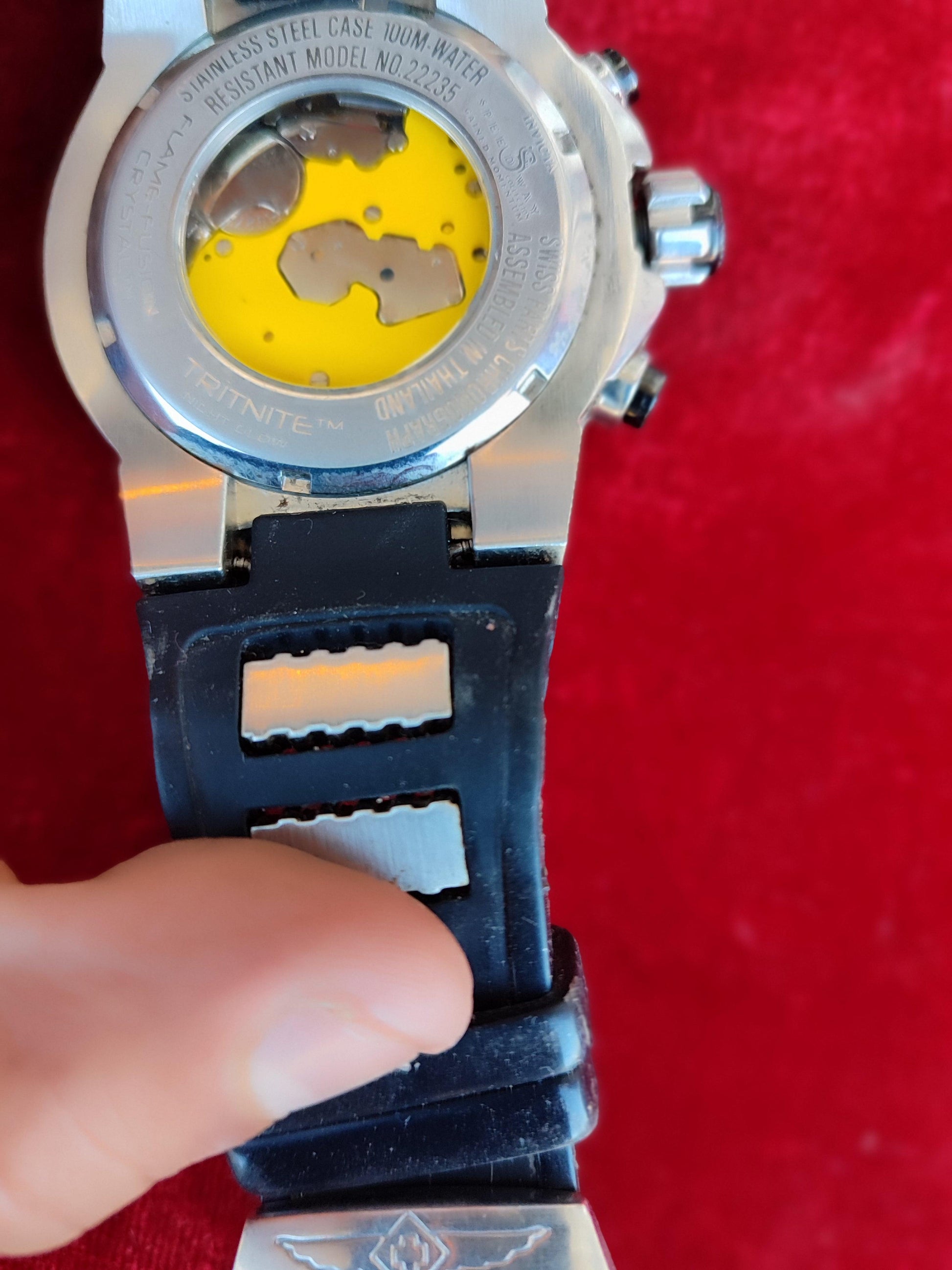 Invicta Men's Speedway Model 22235 - Antiques Bazaar Ensenada
