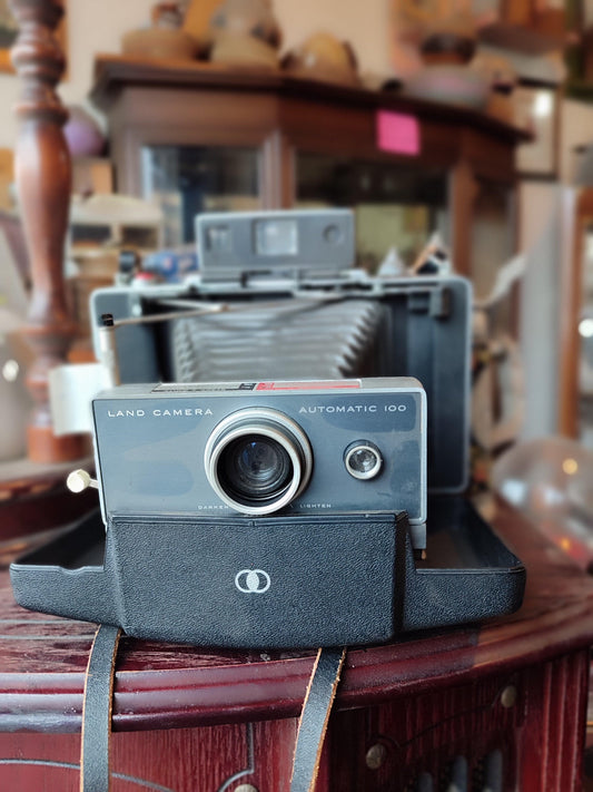 Polaroid Automatic 100 Land Camera - Antiques Bazaar Ensenada