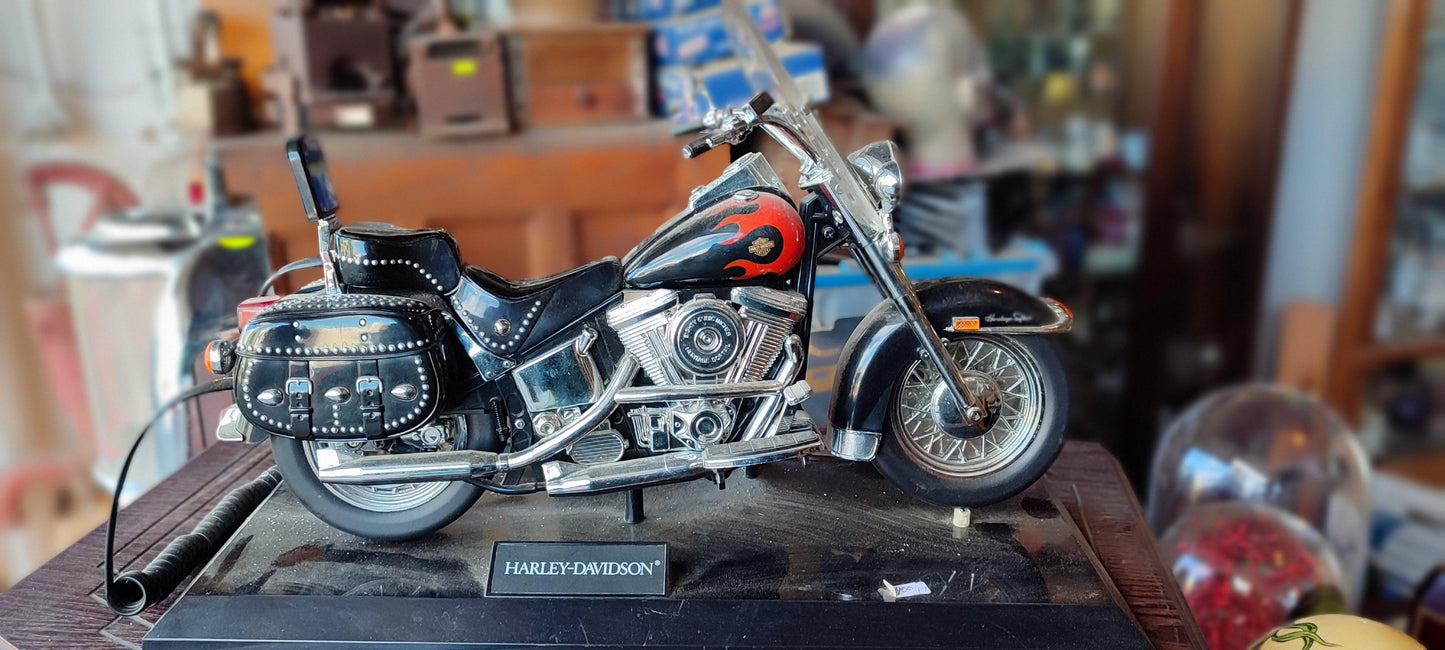 teléfono Harley Davidson Kash 'n Gold de Telemania - Antiques Bazaar Ensenada