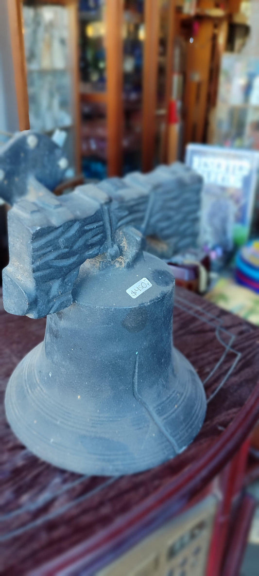 campana de hierro fundido - Antiques Bazaar Ensenada