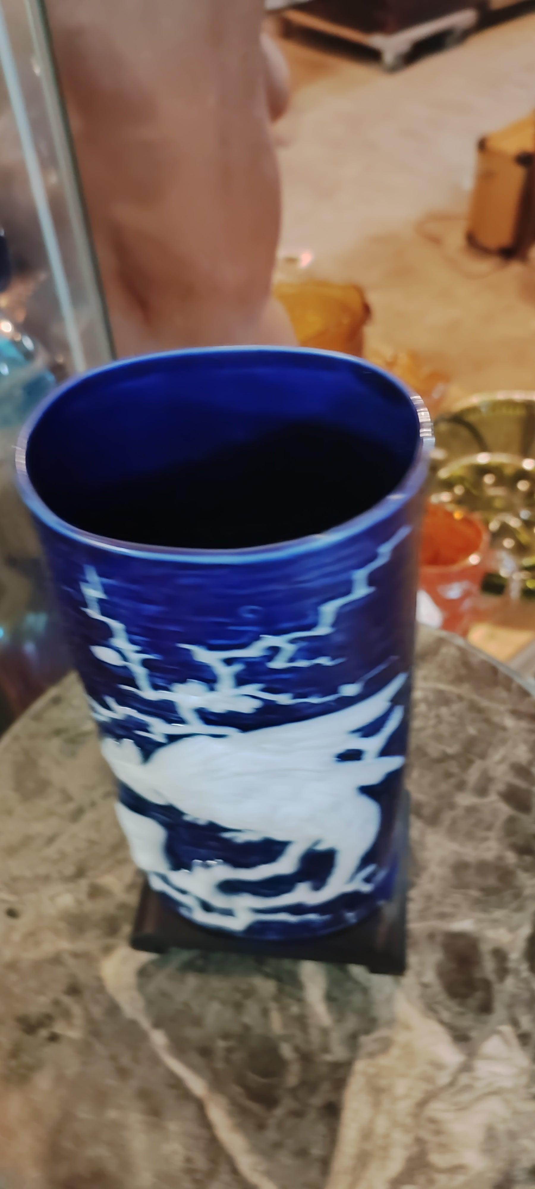 Florero de Cerámica Azul de Estilo Chino - Antiques Bazaar Ensenada