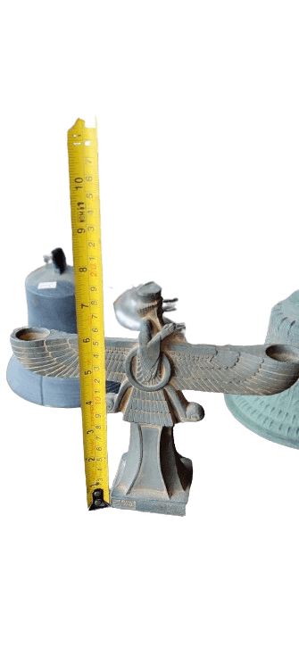 escultura del Faravahar - Antiques Bazaar Ensenada