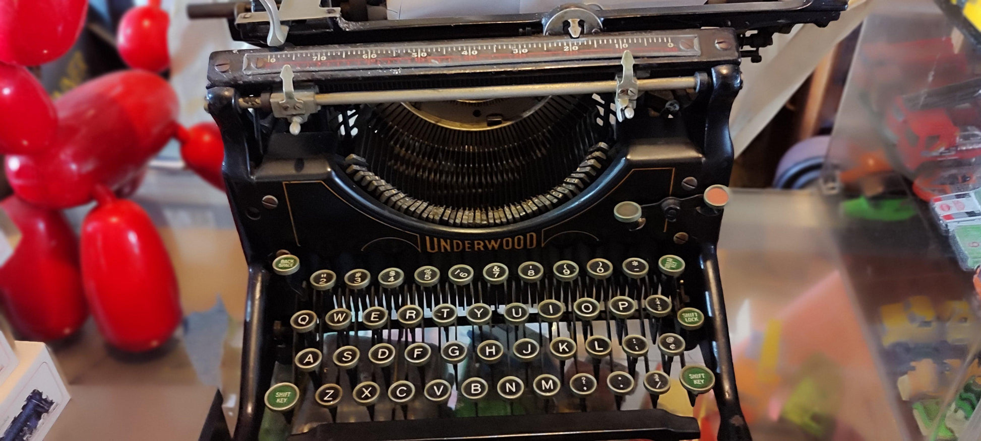 antigua máquina de escribir Underwood Modelo #12 - Antiques Bazaar Ensenada