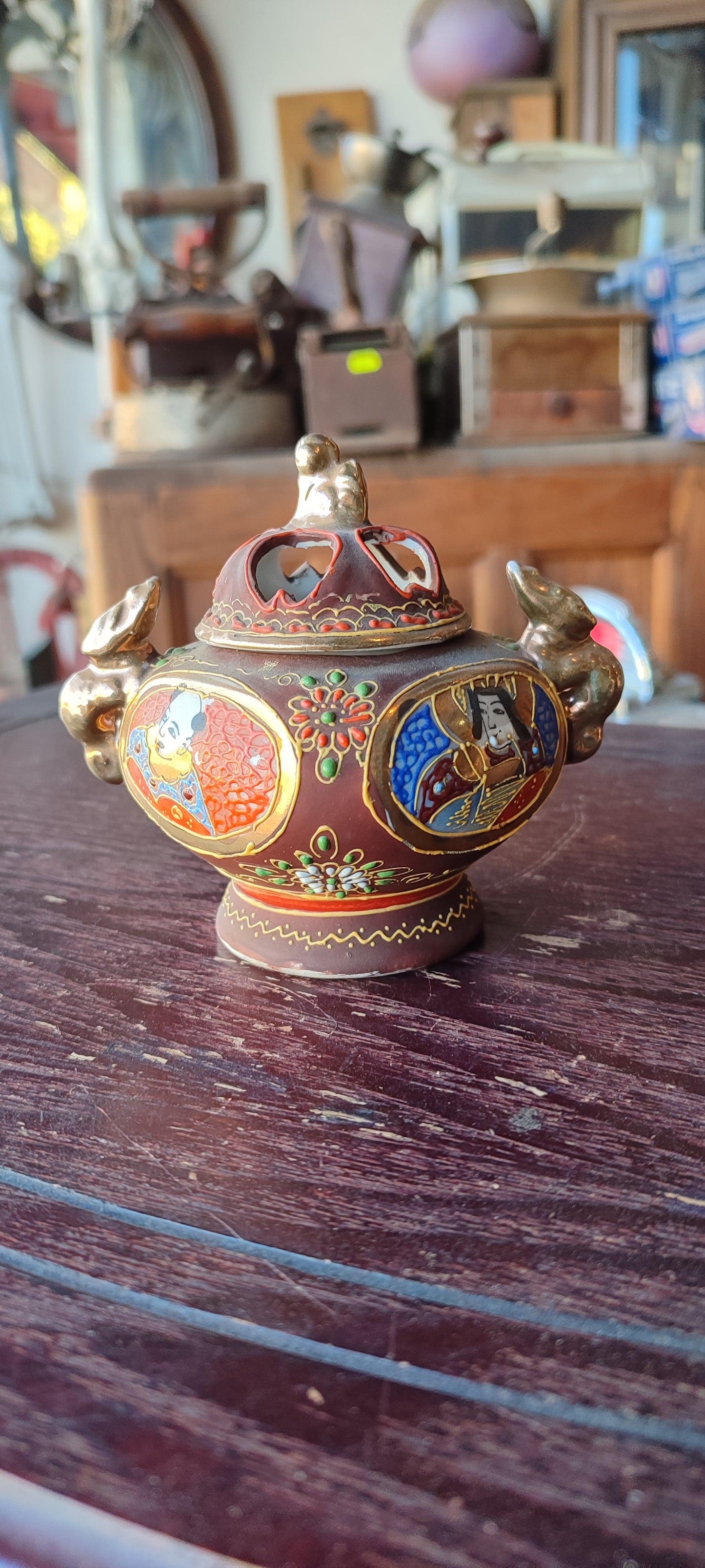 incensario vintage de Satsuma Moriage - Antiques Bazaar Ensenada