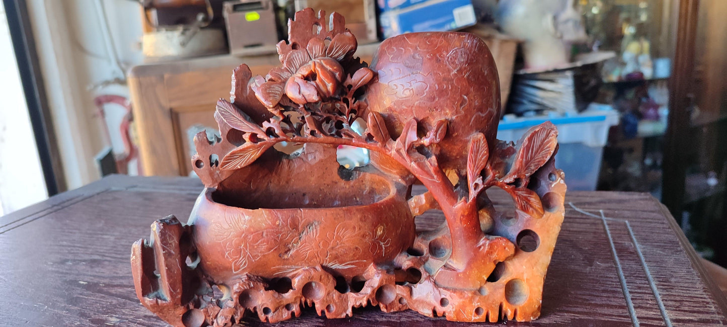 escultura tallada en piedra de jabón - Antiques Bazaar Ensenada