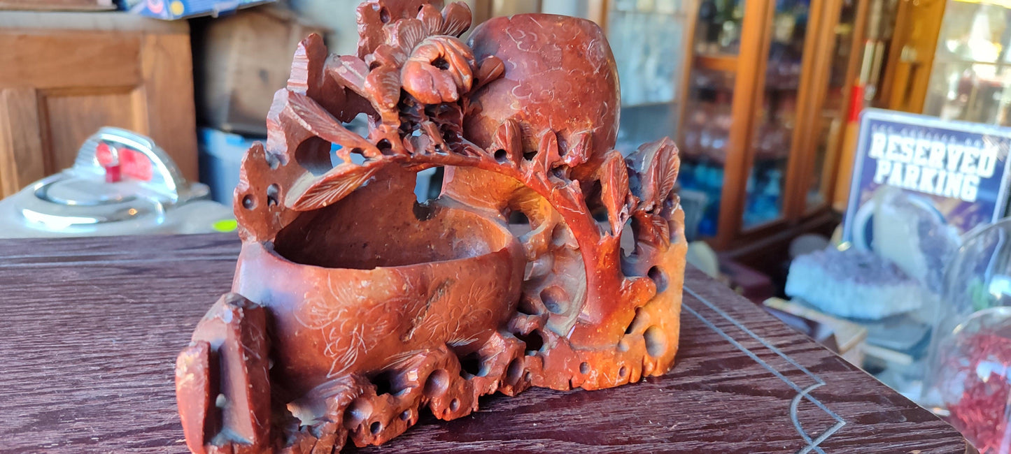 escultura tallada en piedra de jabón - Antiques Bazaar Ensenada