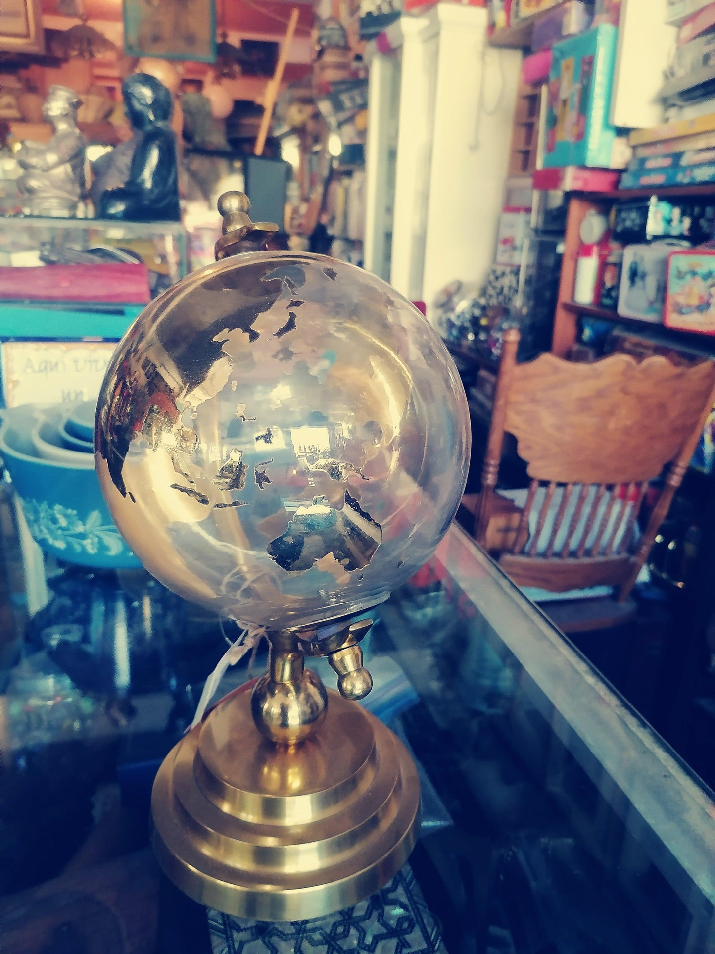 globo terráqueo de vidrio transparente para escritorio - Antiques Bazaar Ensenada