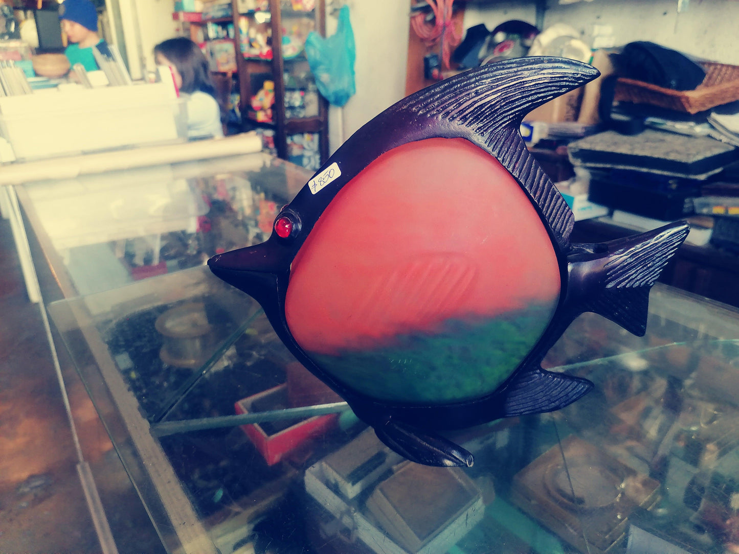 Lampara de vidrio con forma de pez. Retro - Antiques Bazaar Ensenada