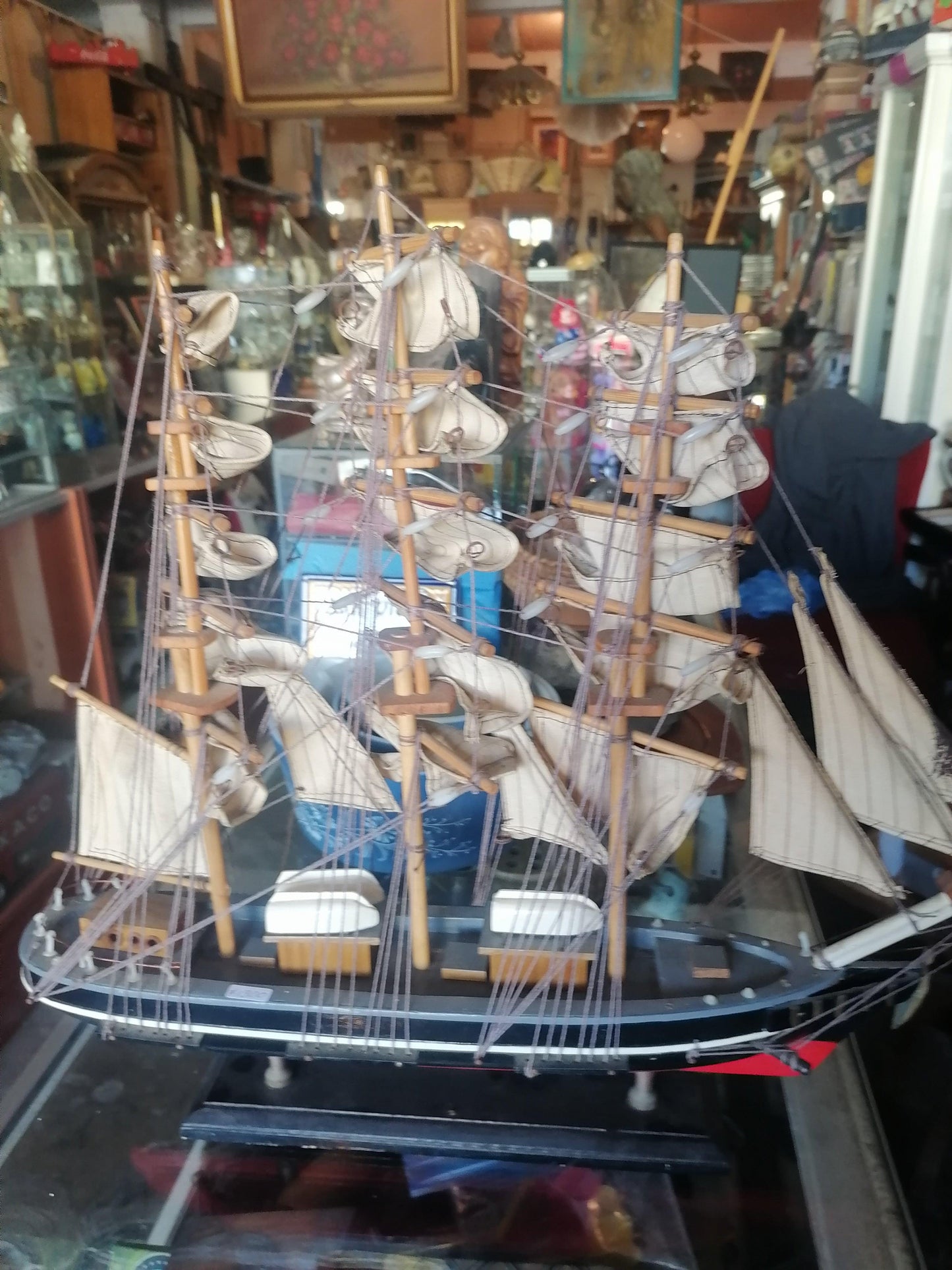 Cutty Sark (whiskey) 1869 model ship - Wood - Antiques Bazaar Ensenada