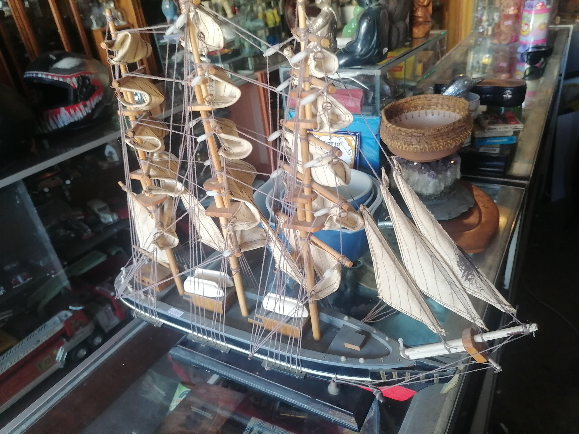 Cutty Sark (whiskey) 1869 model ship - Wood - Antiques Bazaar Ensenada