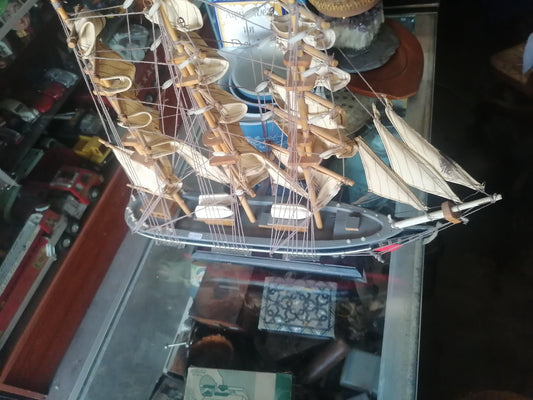 Cutty Sark (whiskey) 1869 model ship - Wood - Antiques Bazaar Ensenada