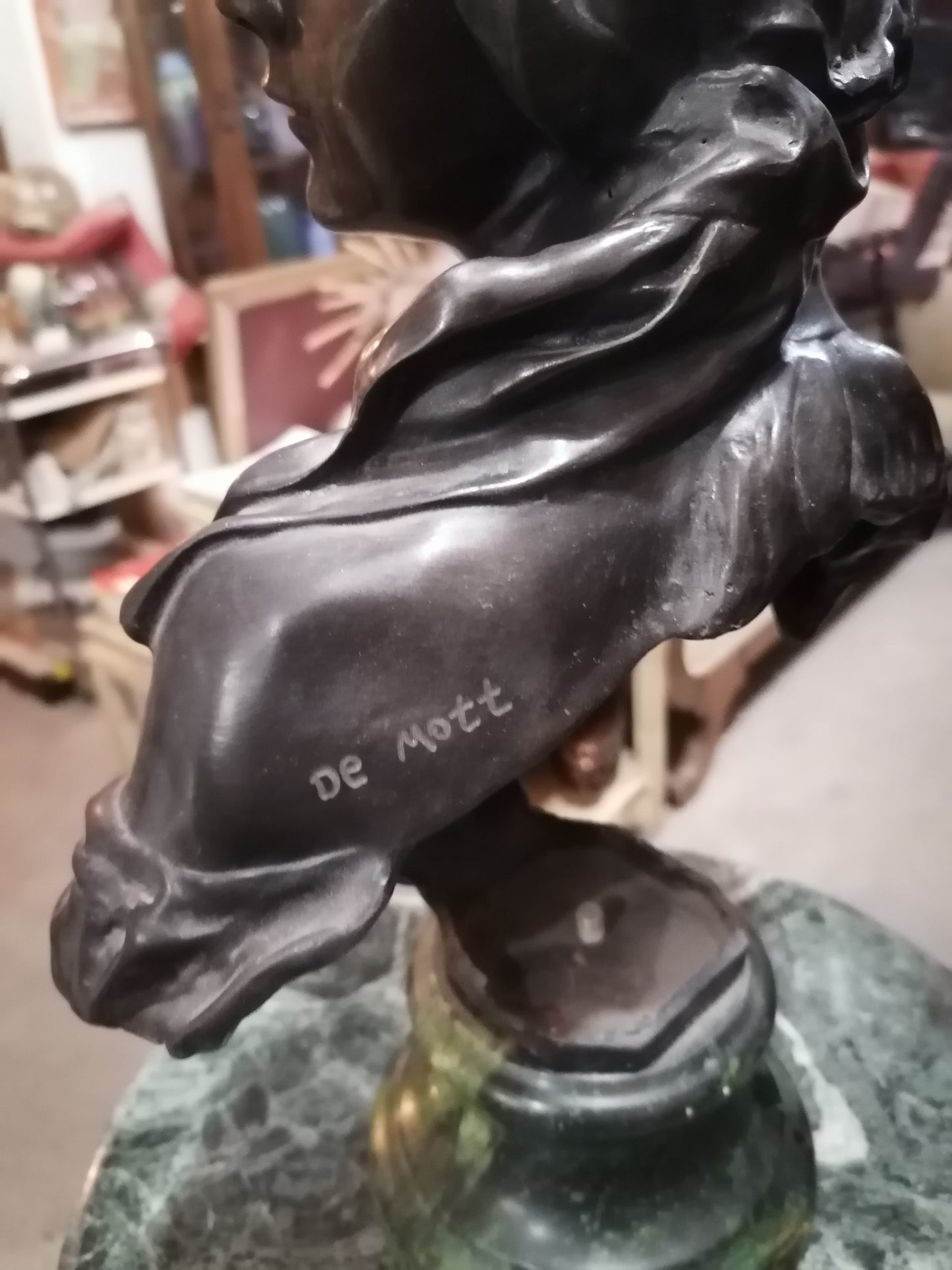 Busto de bronze del escultor De Mott. - Antiques Bazaar Ensenada