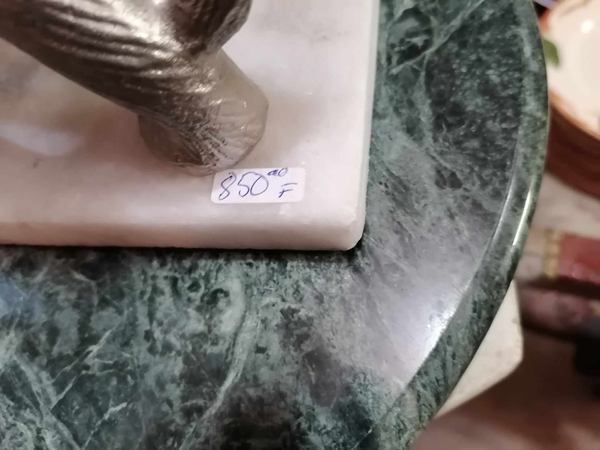 Escultura de elefante plateado. - Antiques Bazaar Ensenada