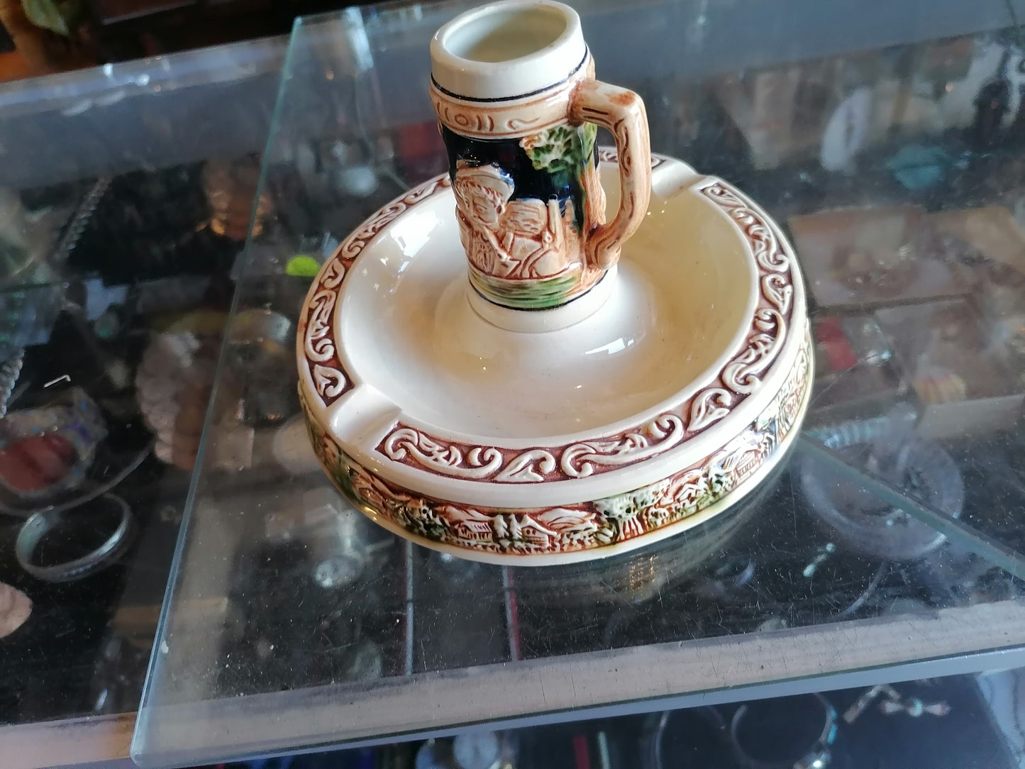 Cenizero con forma de beerstein - Antiques Bazaar Ensenada