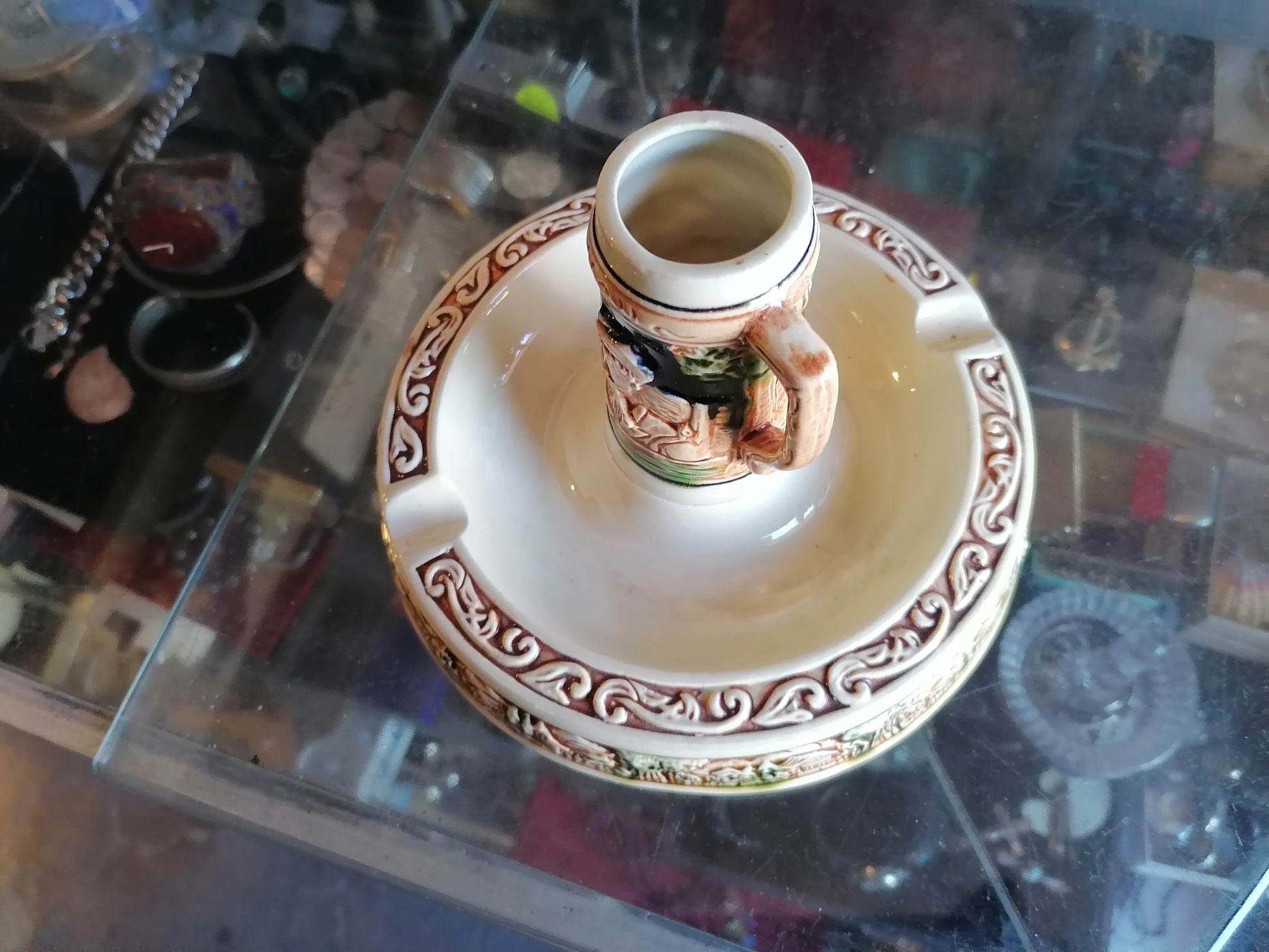 Cenizero con forma de beerstein - Antiques Bazaar Ensenada