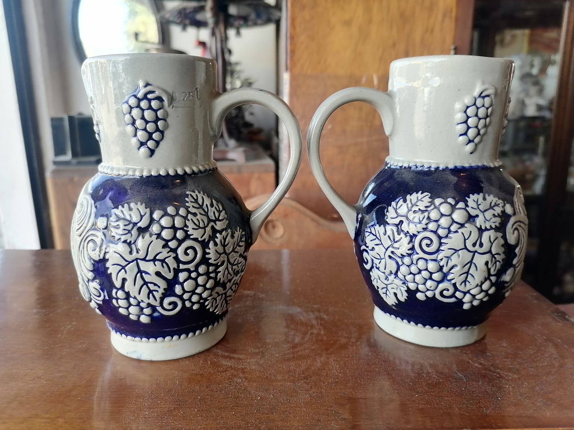 Jarra de vino alemana vintage - Antiques Bazaar Ensenada