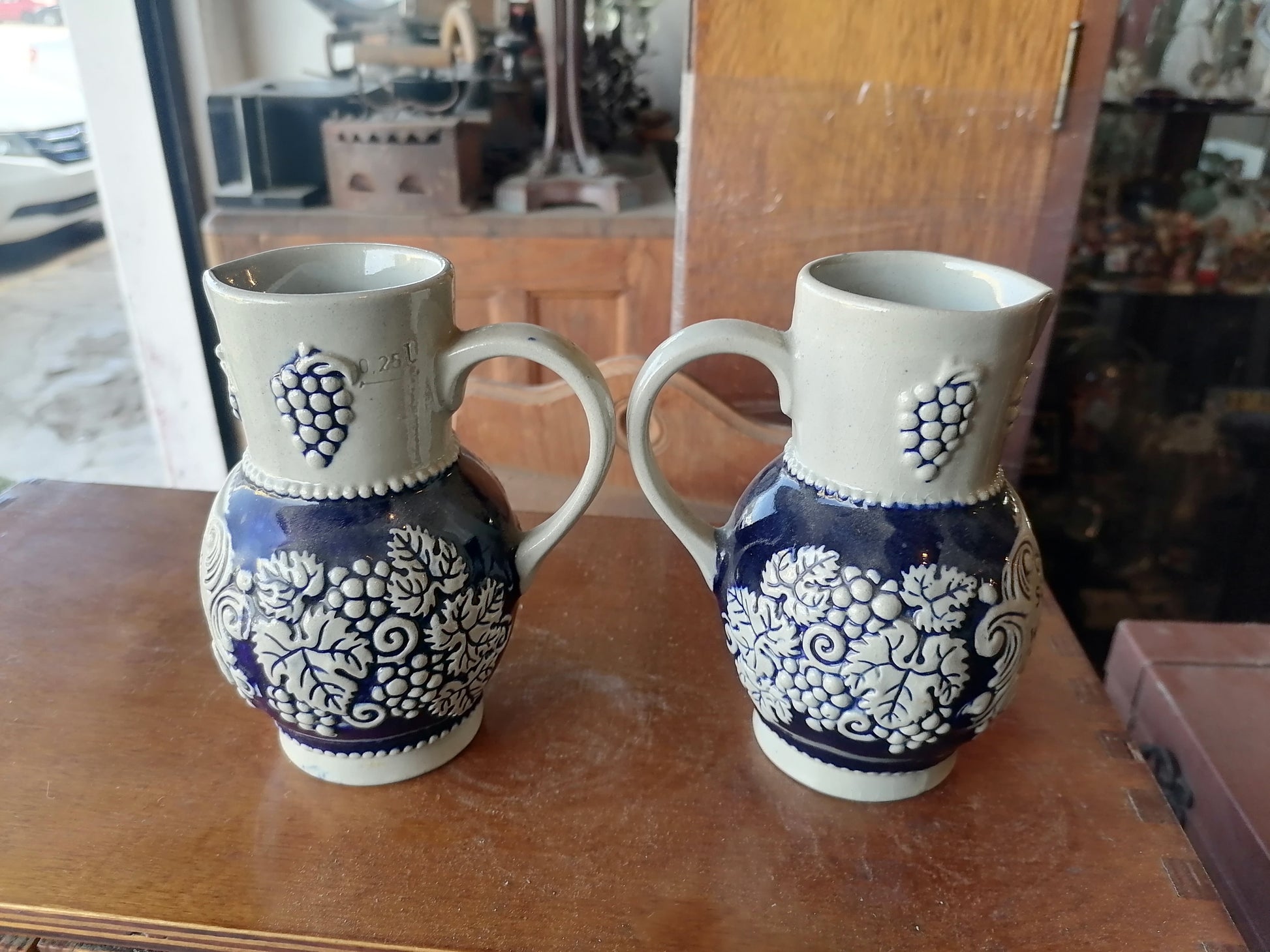 Jarra de vino alemana vintage - Antiques Bazaar Ensenada