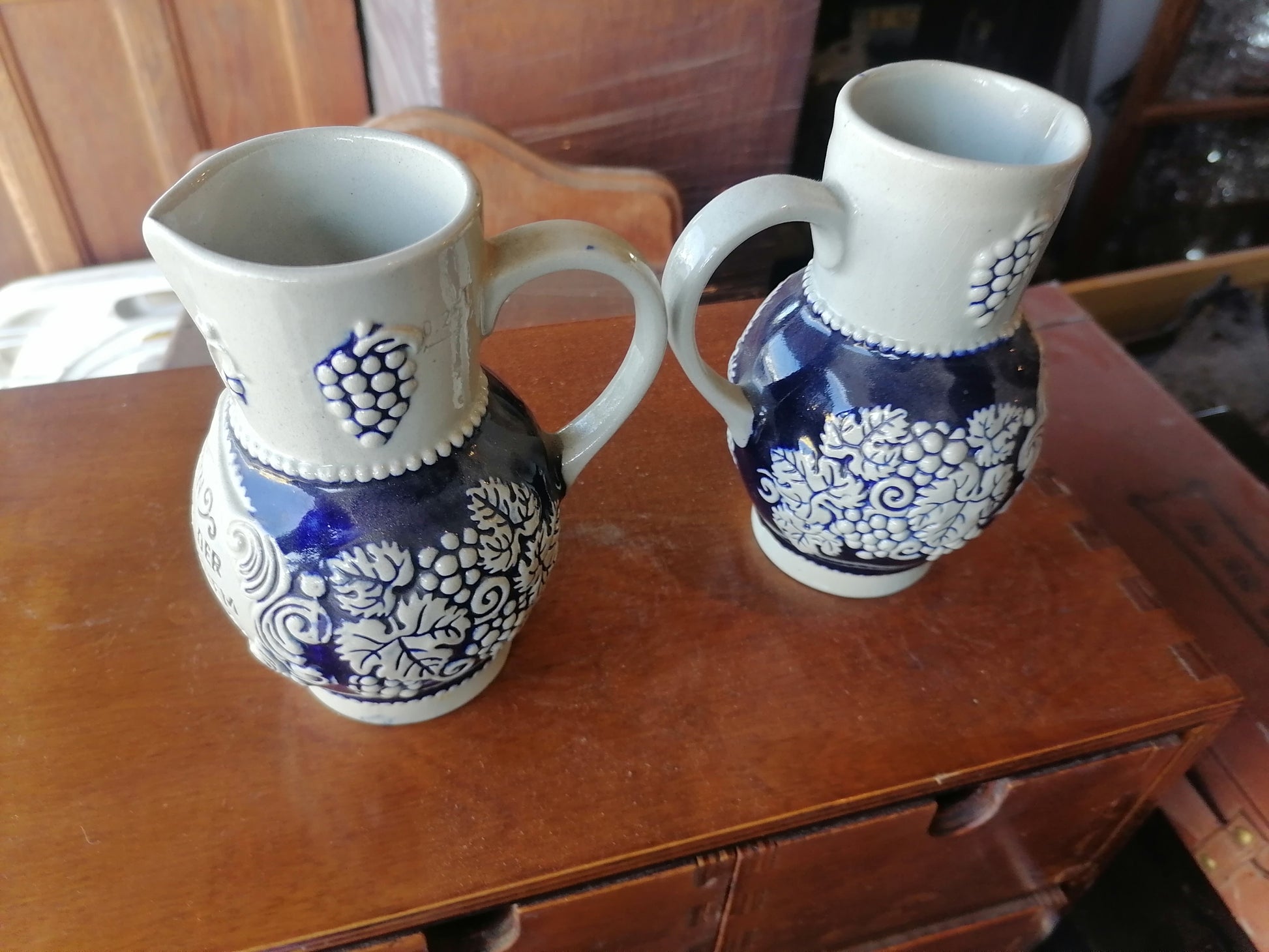 Jarra de vino alemana vintage - Antiques Bazaar Ensenada