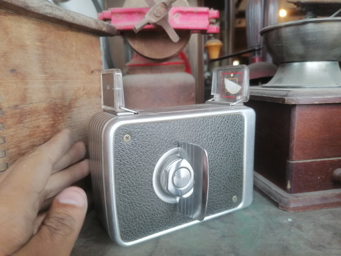 8mm Movie Camera *13mm, f/2.7 Lens* Vintage - Kodak Brownie II - Antiques Bazaar Ensenada