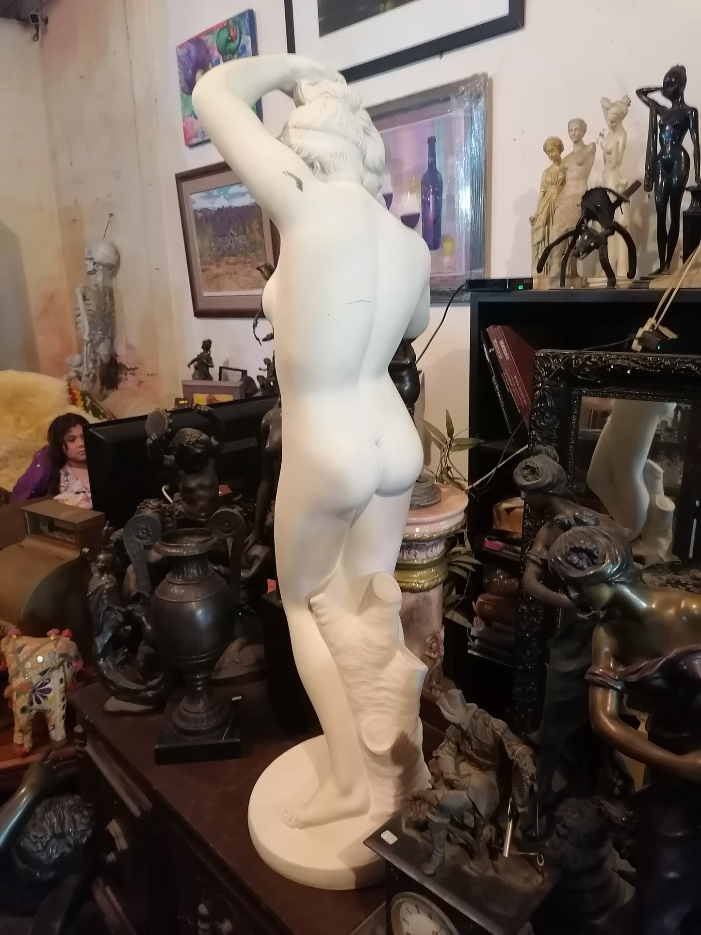 Venus de Mármol de Alabastro (115 cm de altura) - Antiques Bazaar Ensenada