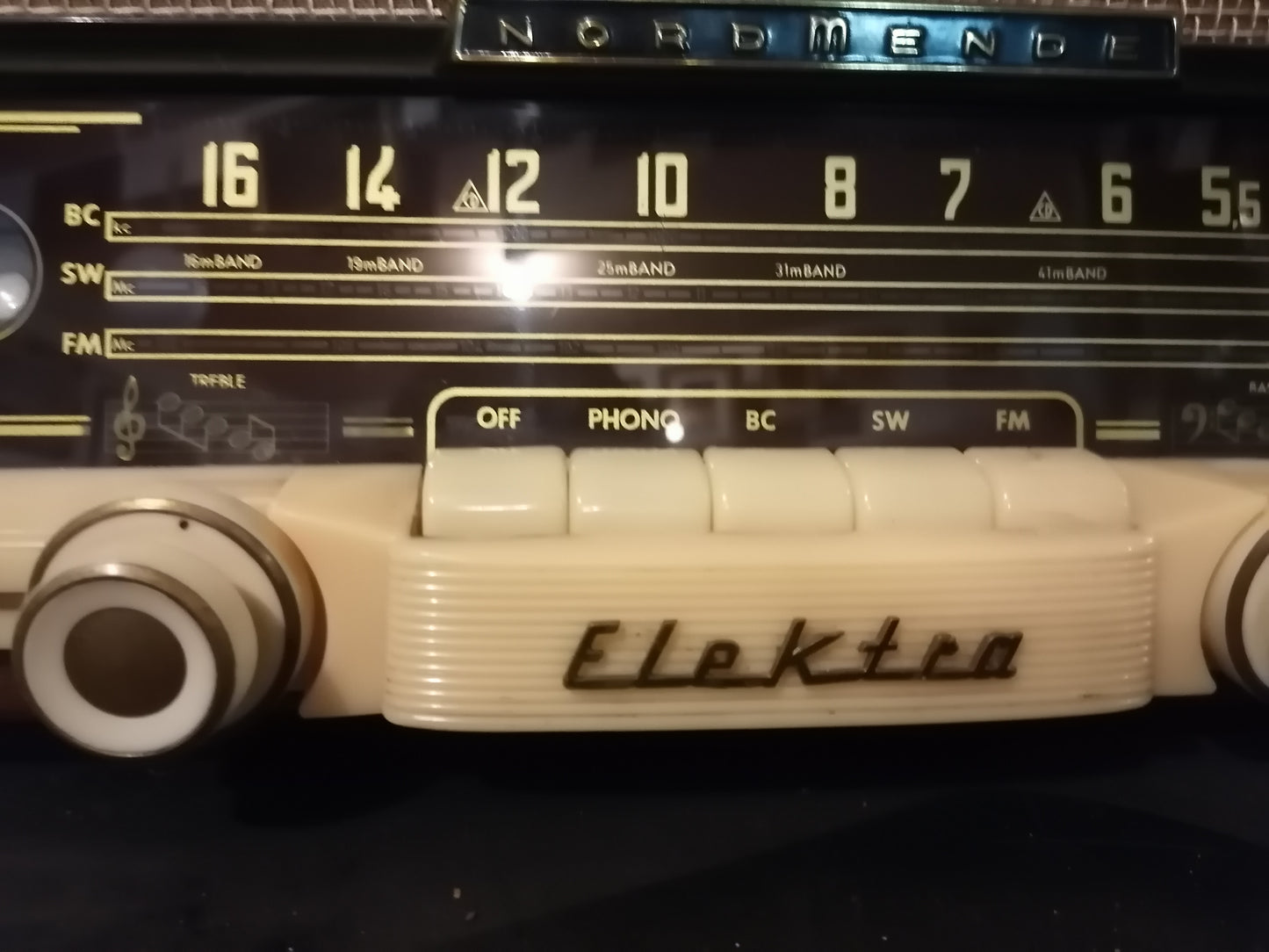 Radio Nordmende Elektra 56 - Antiques Bazaar Ensenada