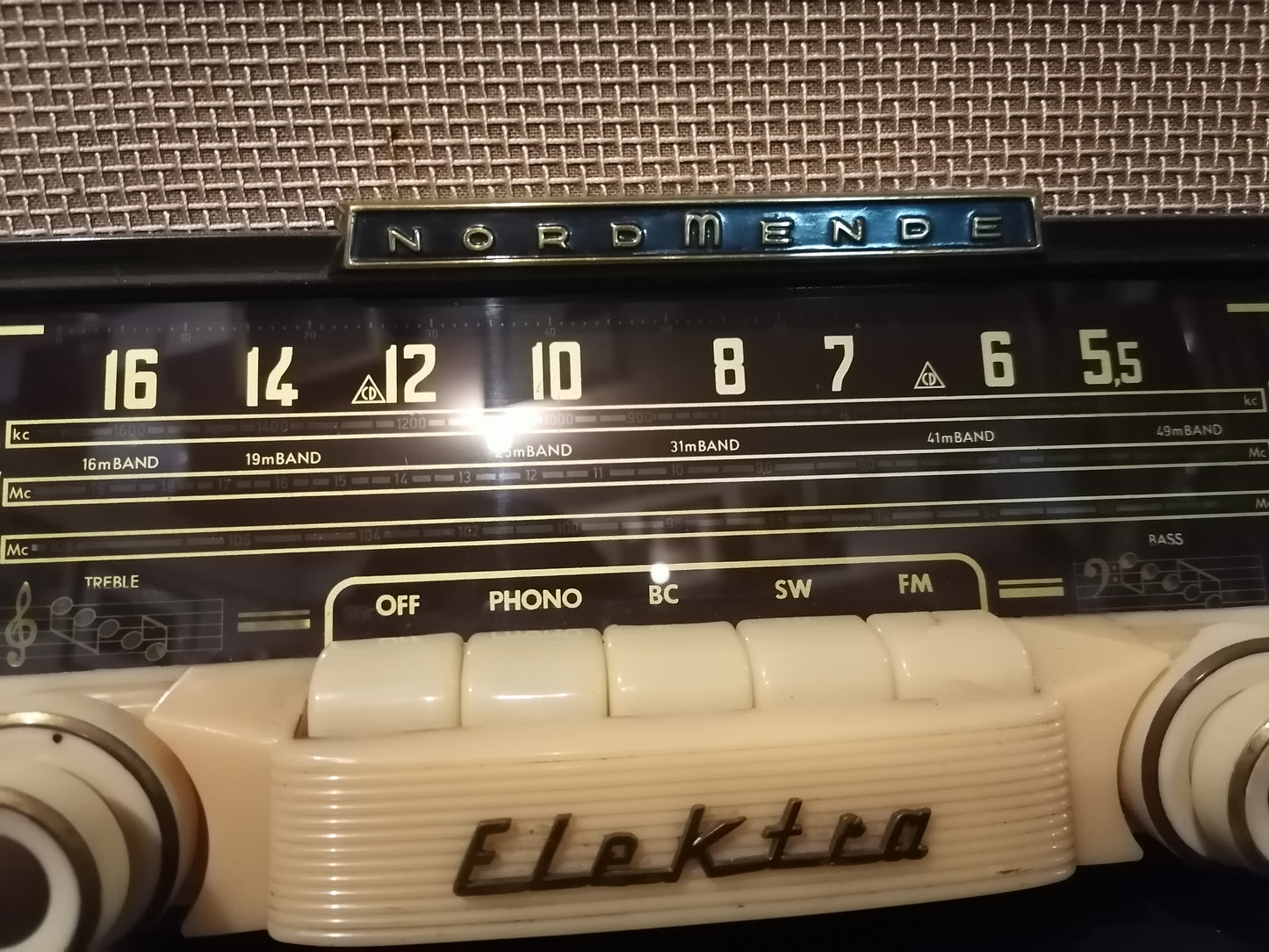 Radio Nordmende Elektra 56 - Antiques Bazaar Ensenada
