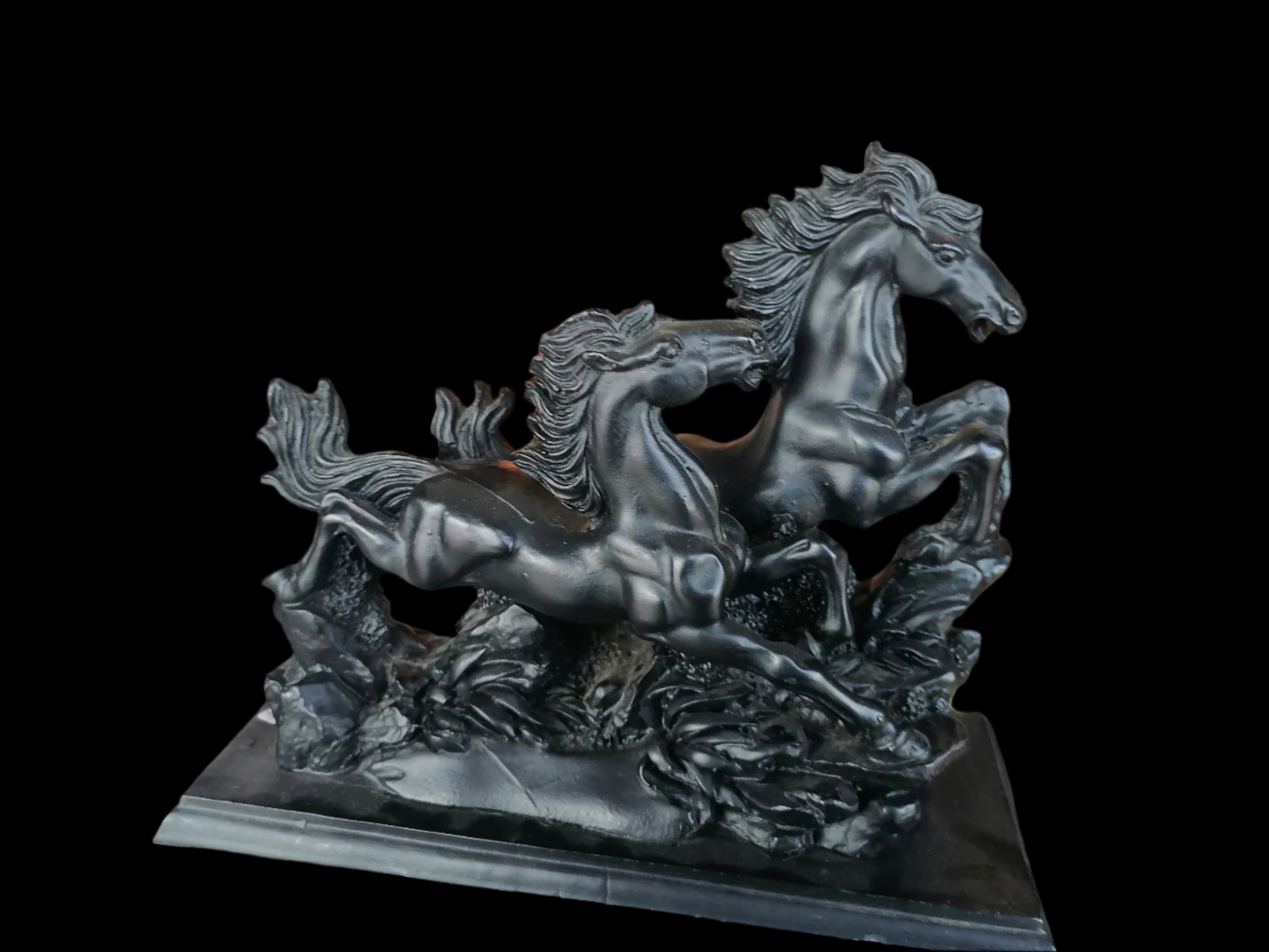 Escultura de Caballos Salvajes Galopando - Antiques Bazaar Ensenada