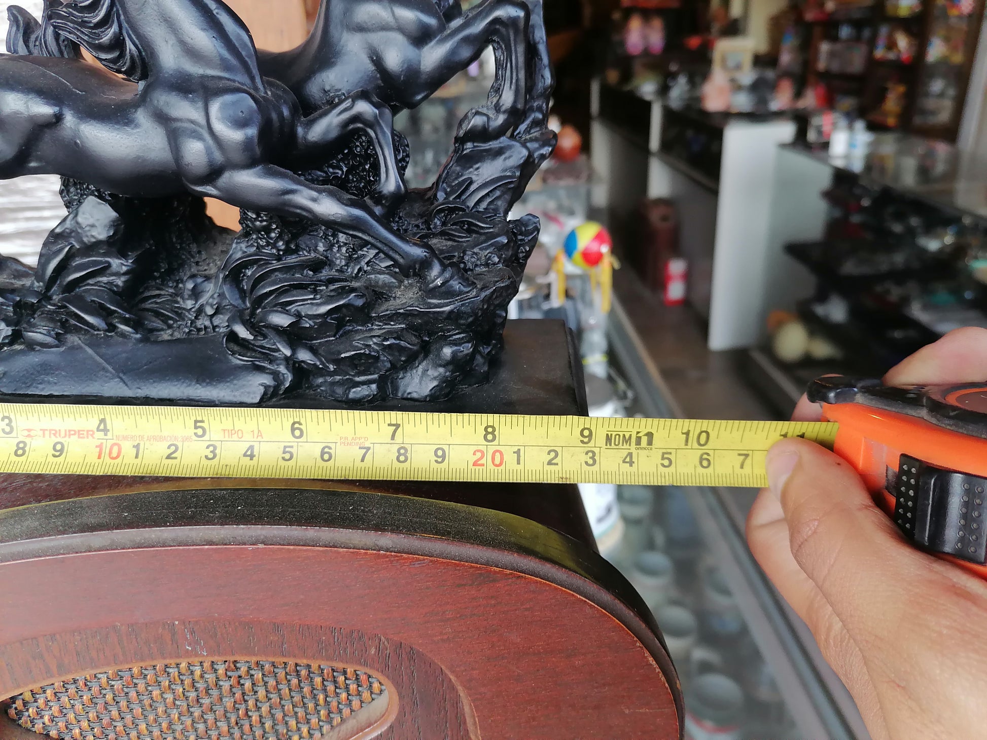 Escultura de Caballos Salvajes Galopando - Antiques Bazaar Ensenada