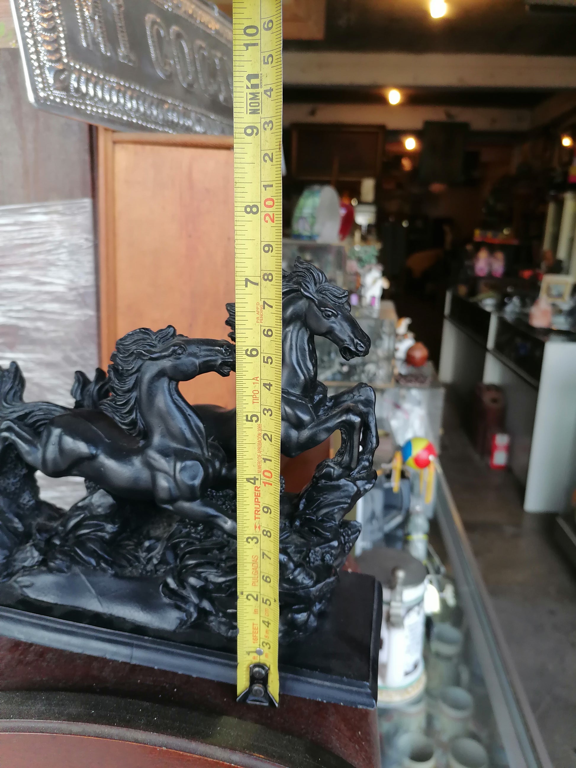 Escultura de Caballos Salvajes Galopando - Antiques Bazaar Ensenada