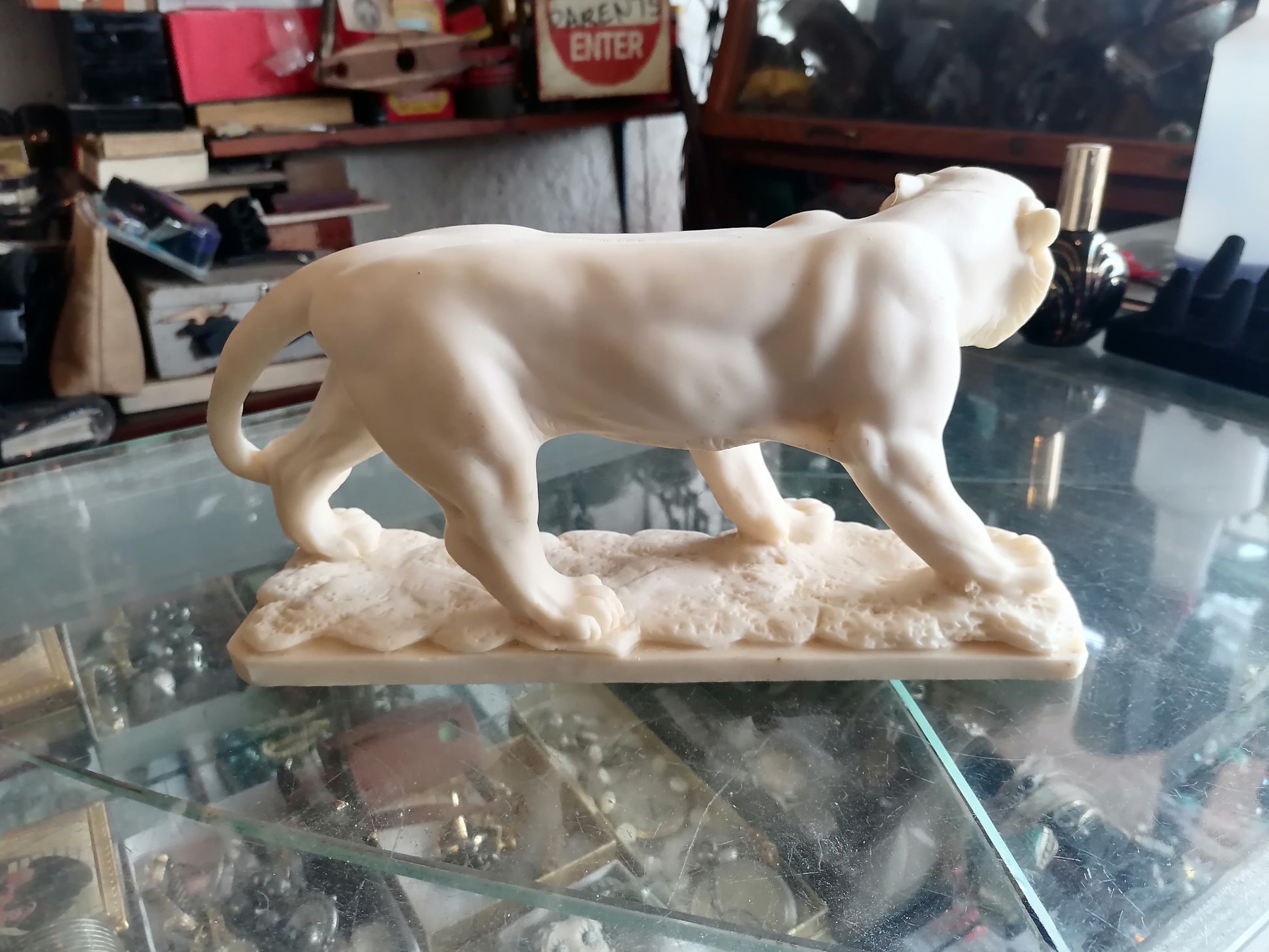 Escultura de Tigre de Escritorio en Alabastro - Antiques Bazaar Ensenada