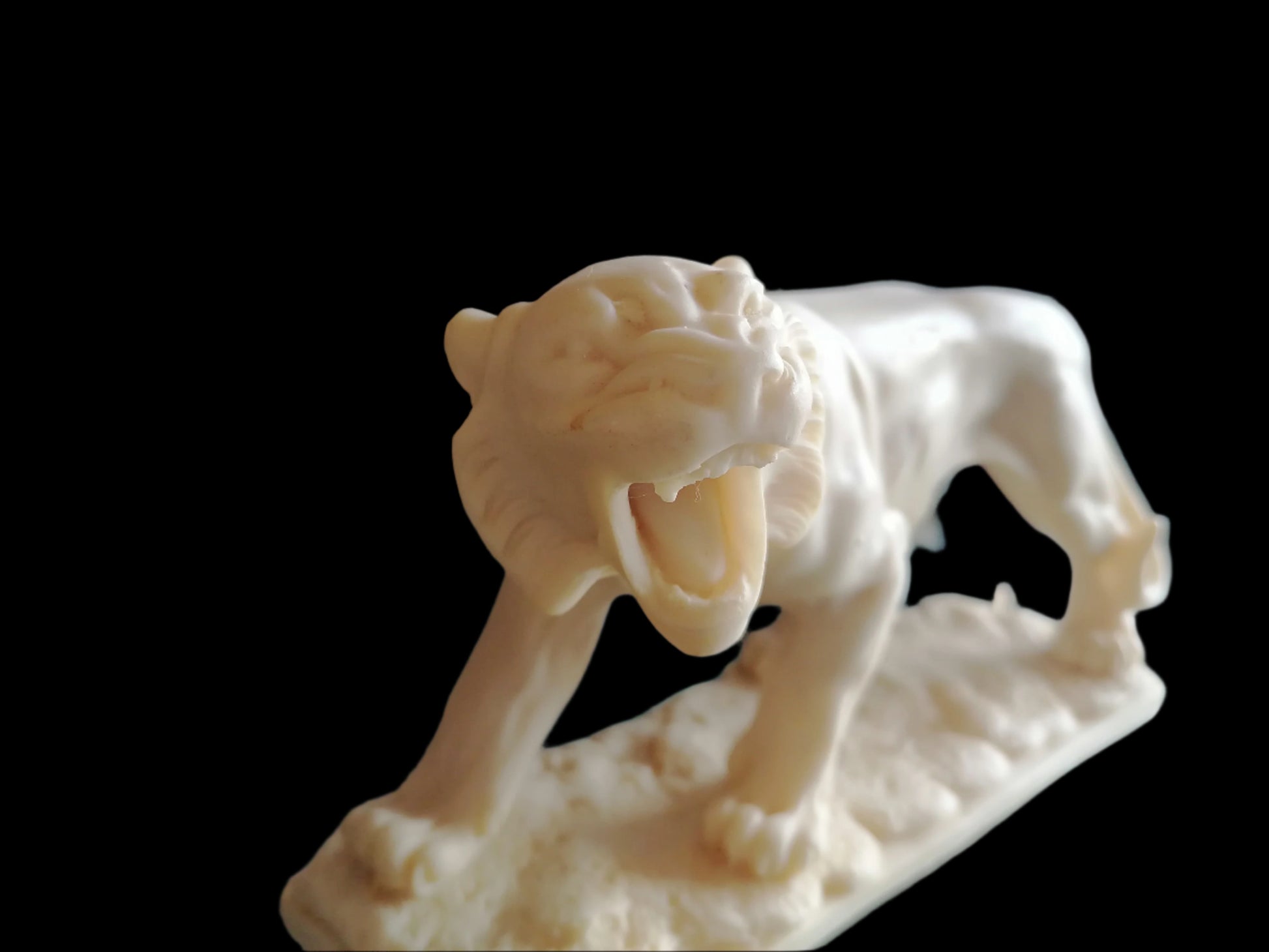 Escultura de Tigre de Escritorio en Alabastro - Antiques Bazaar Ensenada