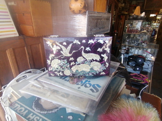 Caja Decorada Con Abulon. - Antiques Bazaar Ensenada