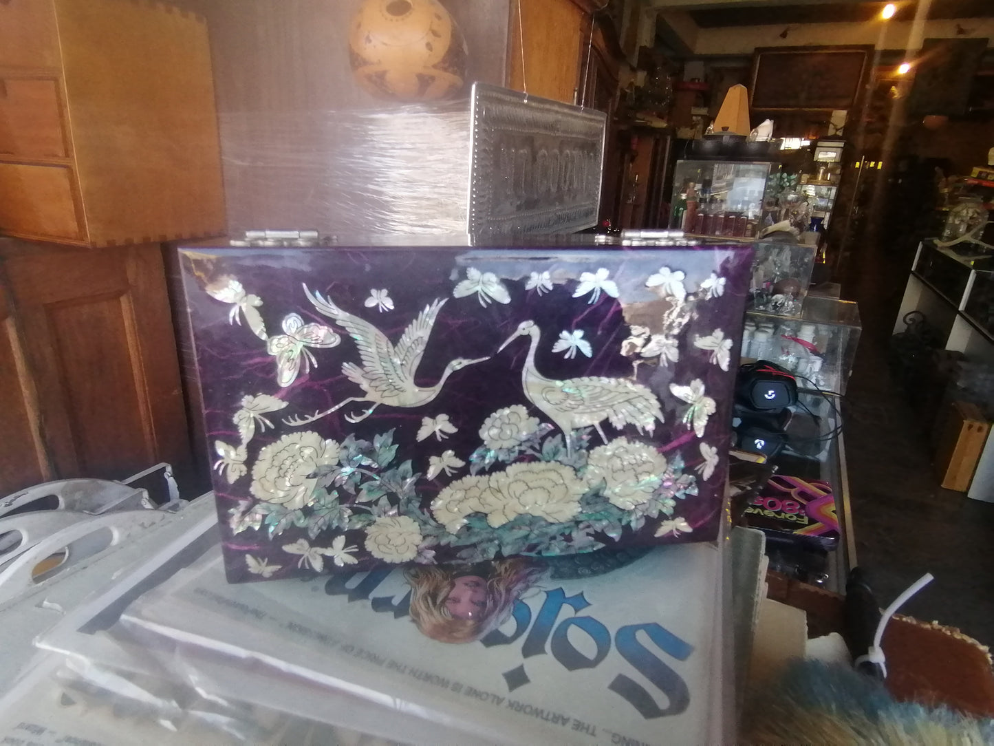 Caja Decorada Con Abulon. - Antiques Bazaar Ensenada