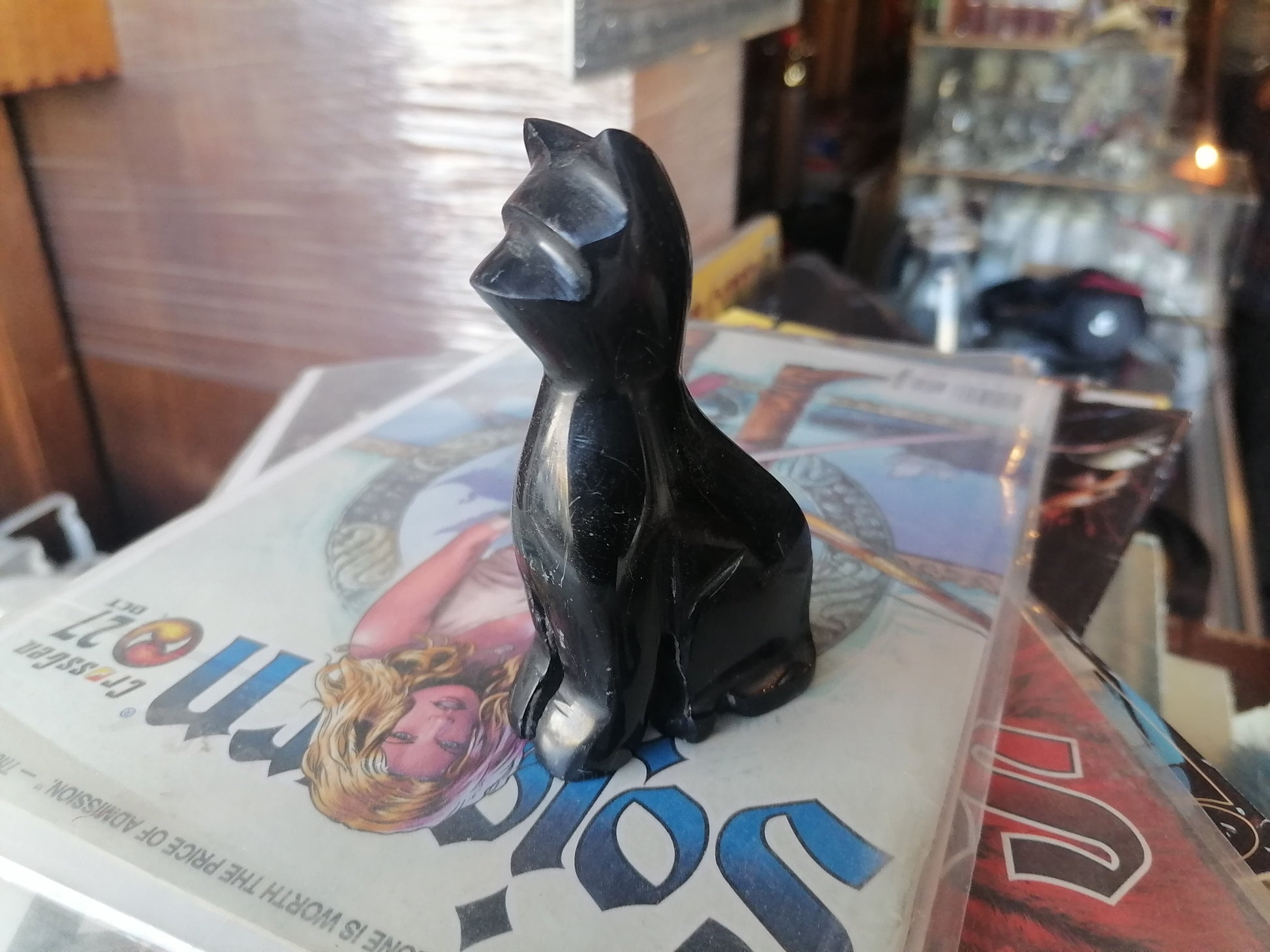 Figura de gato hecha a mano de piedra de obsidiana negra y dorada, - Antiques Bazaar Ensenada