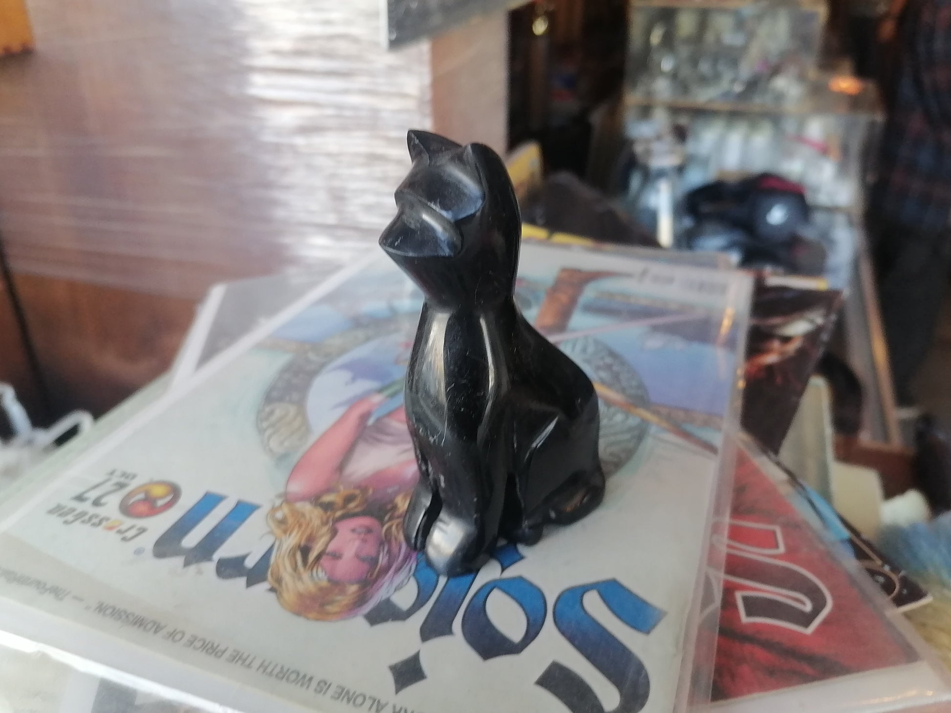 Figura de gato hecha a mano de piedra de obsidiana negra y dorada, - Antiques Bazaar Ensenada