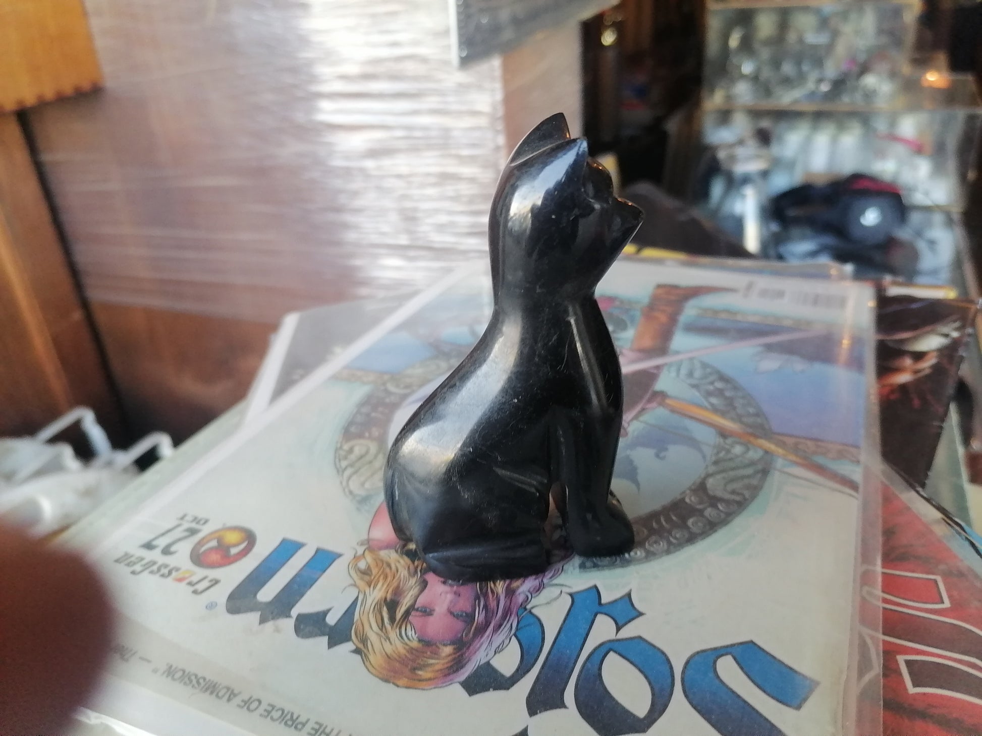 Figura de gato hecha a mano de piedra de obsidiana negra y dorada, - Antiques Bazaar Ensenada