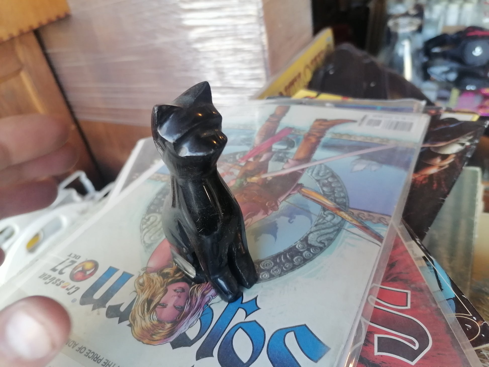 Figura de gato hecha a mano de piedra de obsidiana negra y dorada, - Antiques Bazaar Ensenada