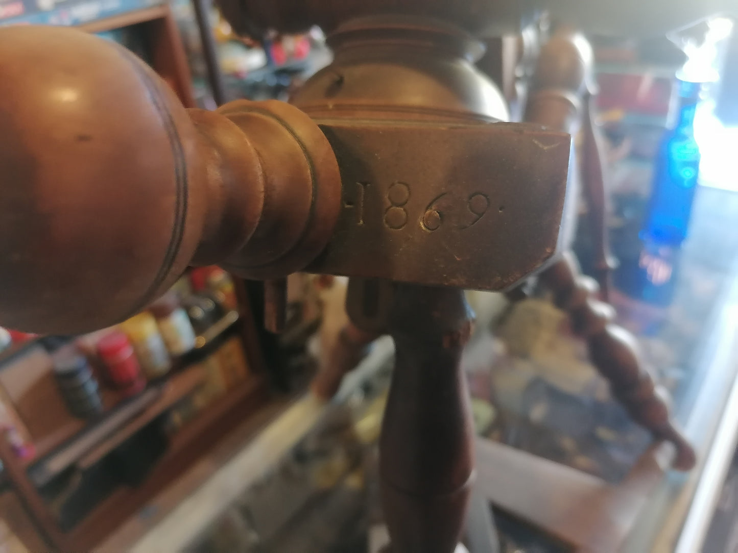 Rueca de hilar antigua de 1869 - Antiques Bazaar Ensenada