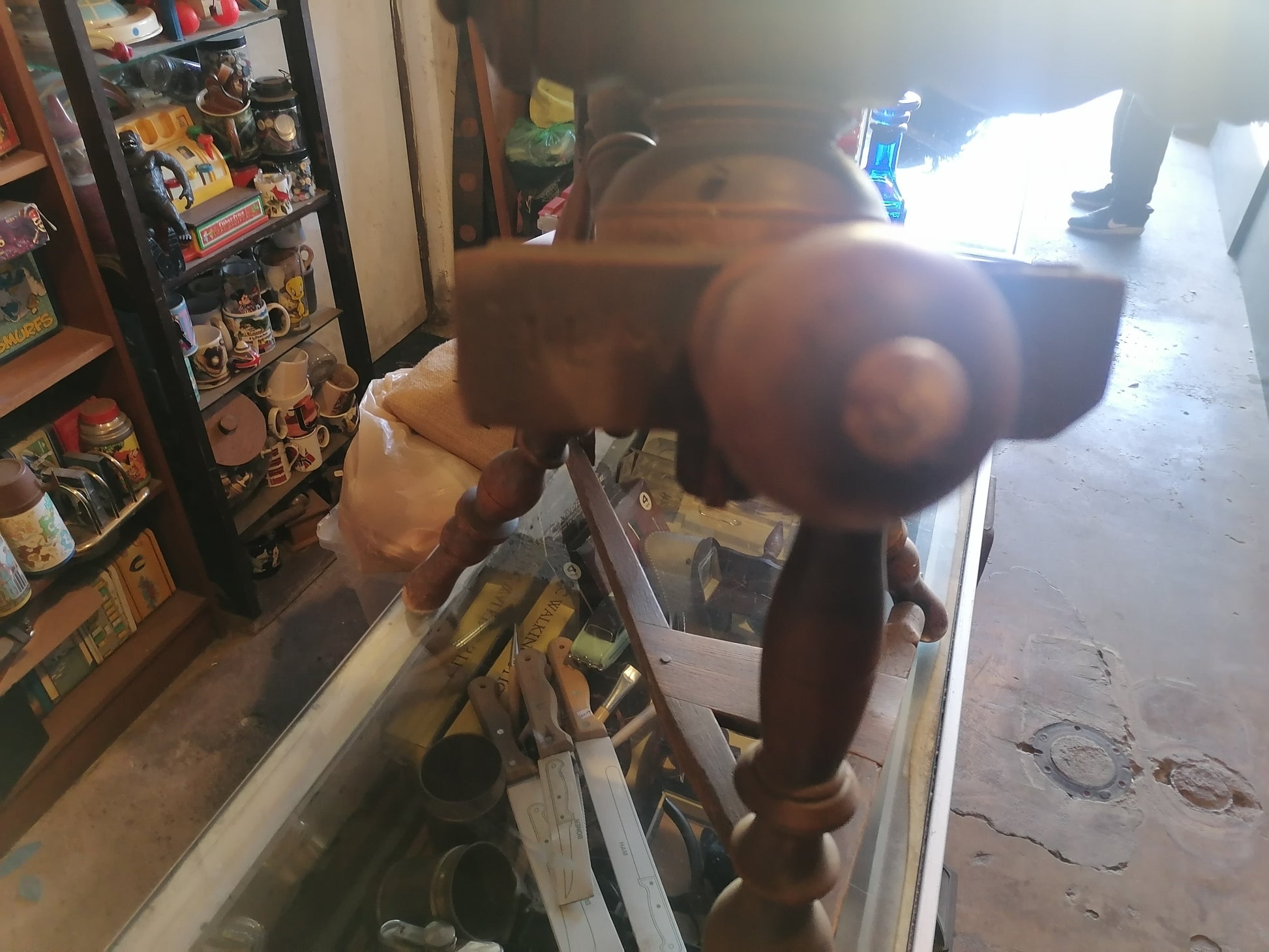 Rueca de hilar antigua de 1869 - Antiques Bazaar Ensenada