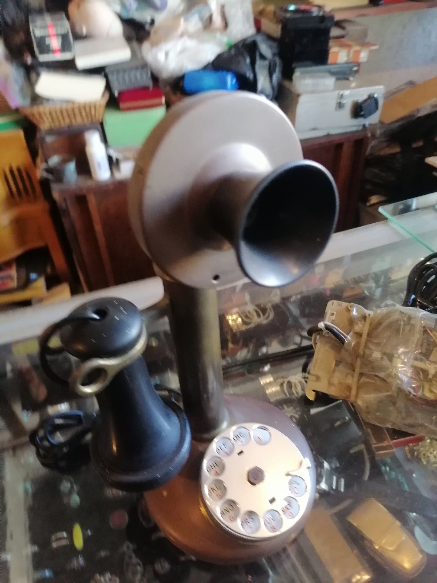 Teléfono de candil vintage - Antiques Bazaar Ensenada