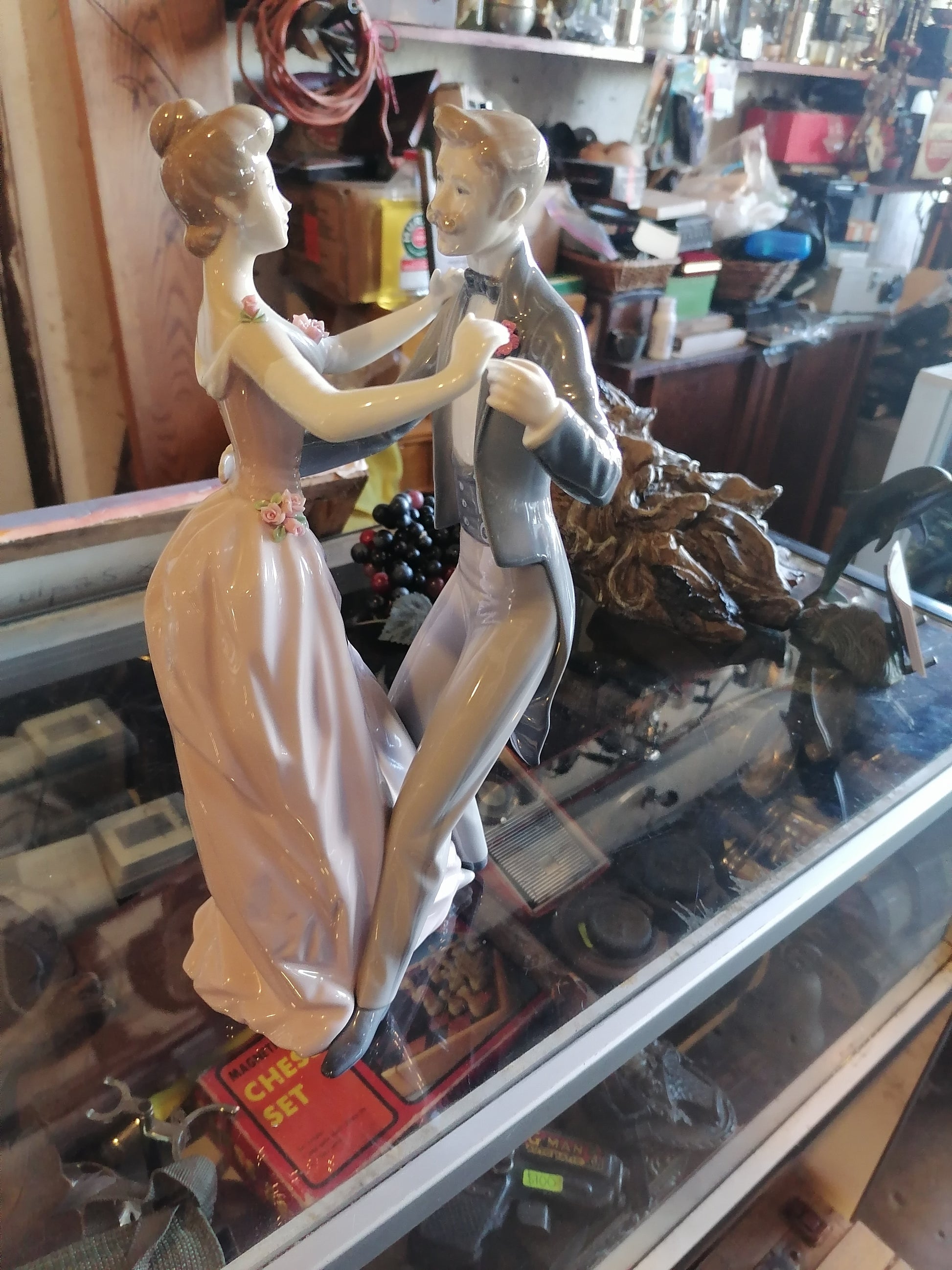 figura Anniversary Waltz (#1372) de Lladro - Antiques Bazaar Ensenada